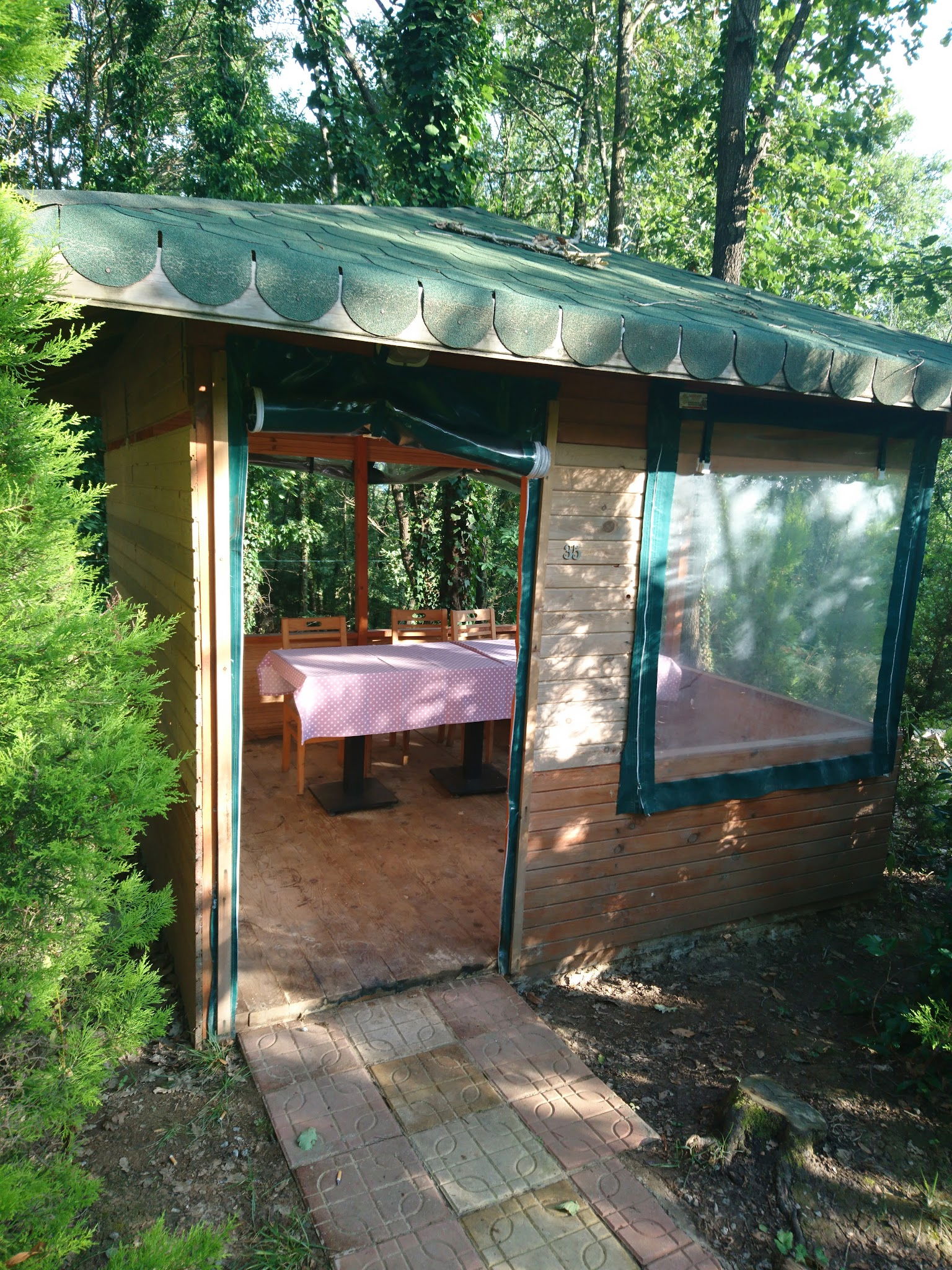 Sihirli Bahce Kirevi