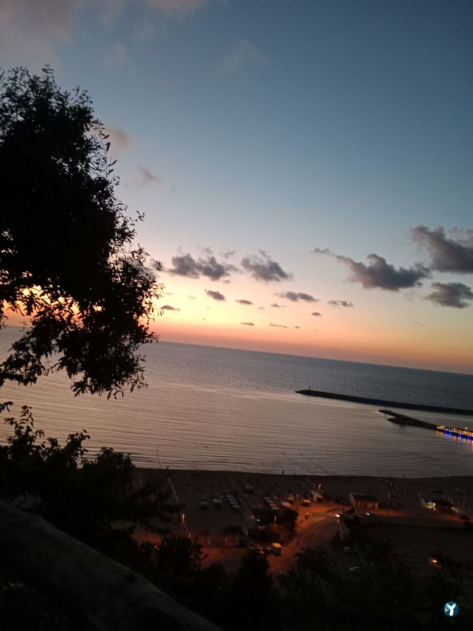 Ütopya Çay Bahçesi