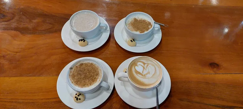 Cafe De Paris resimleri