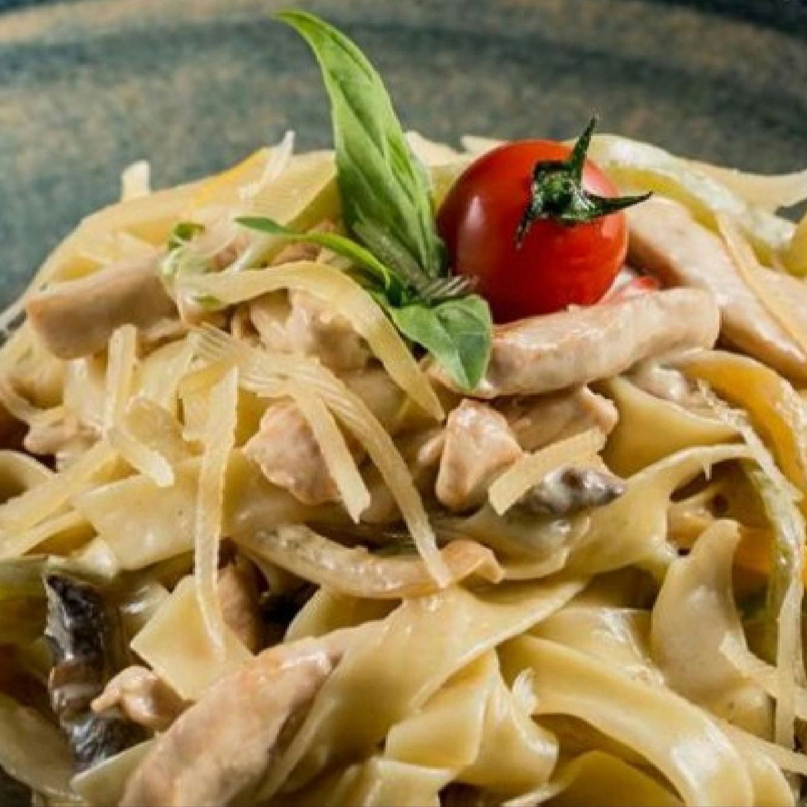 Fettuccini Tavuk