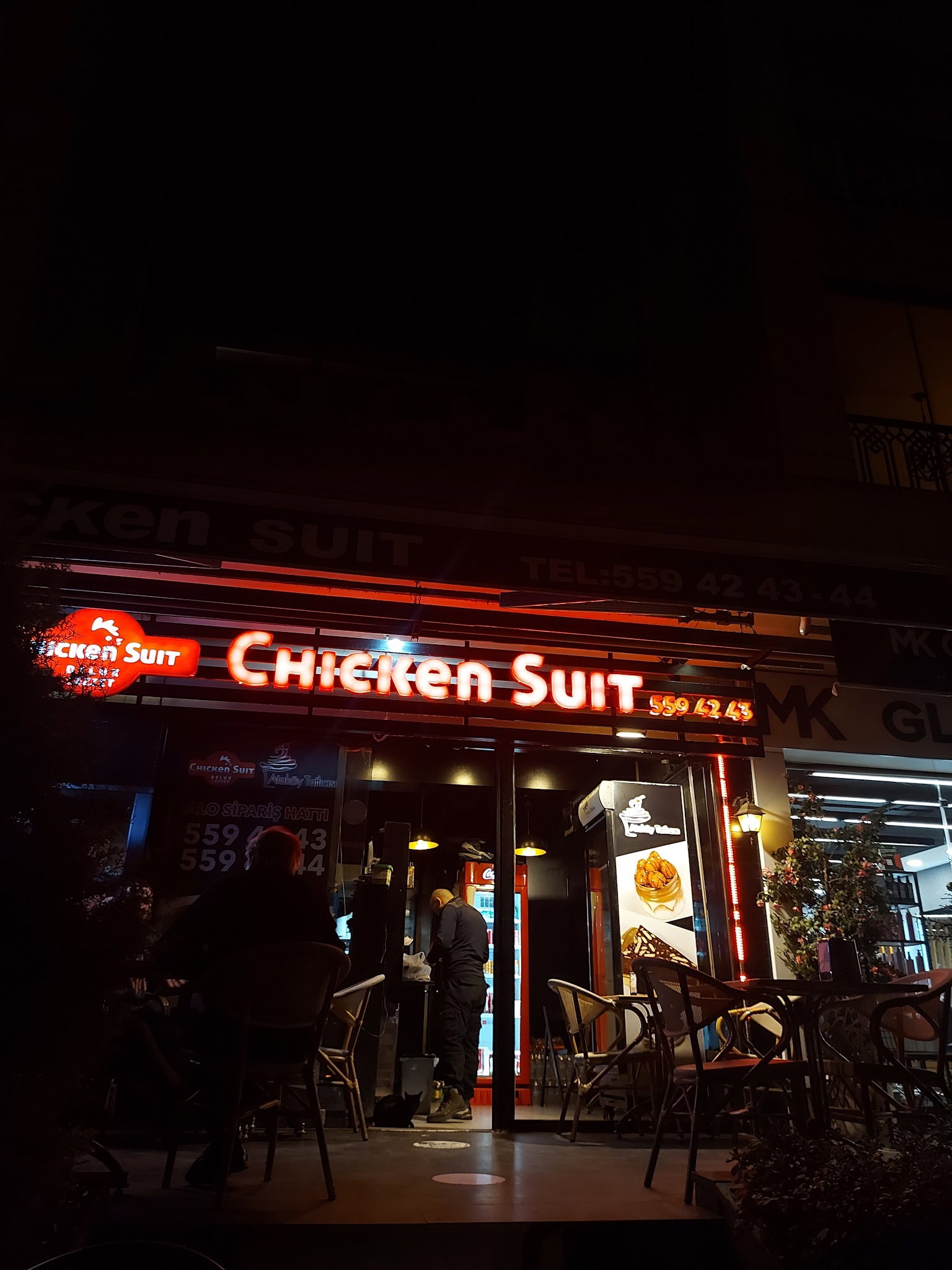 Chicken Suit, Ataköy Piliç Çevirme