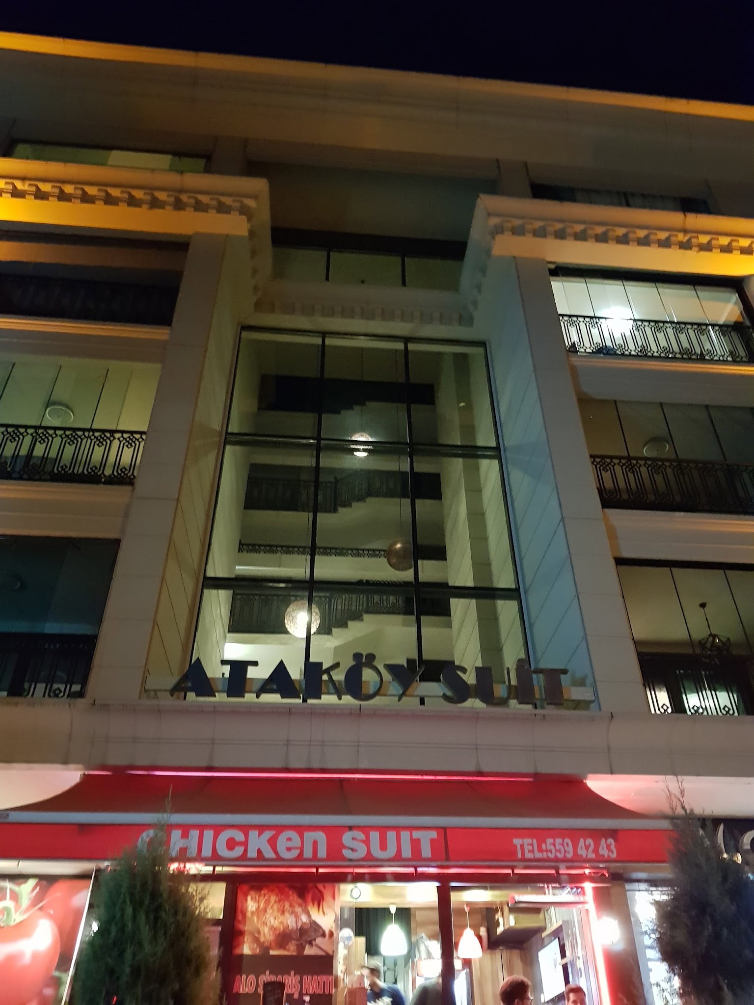 Chicken Suit, Ataköy Piliç Çevirme