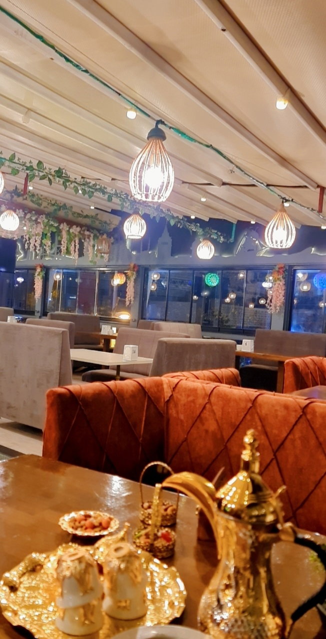 Moonlight Cafe And Restaurant