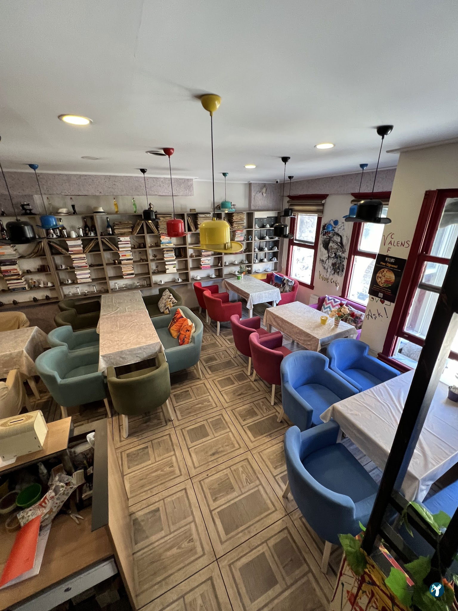Valens Cafe Restaurant