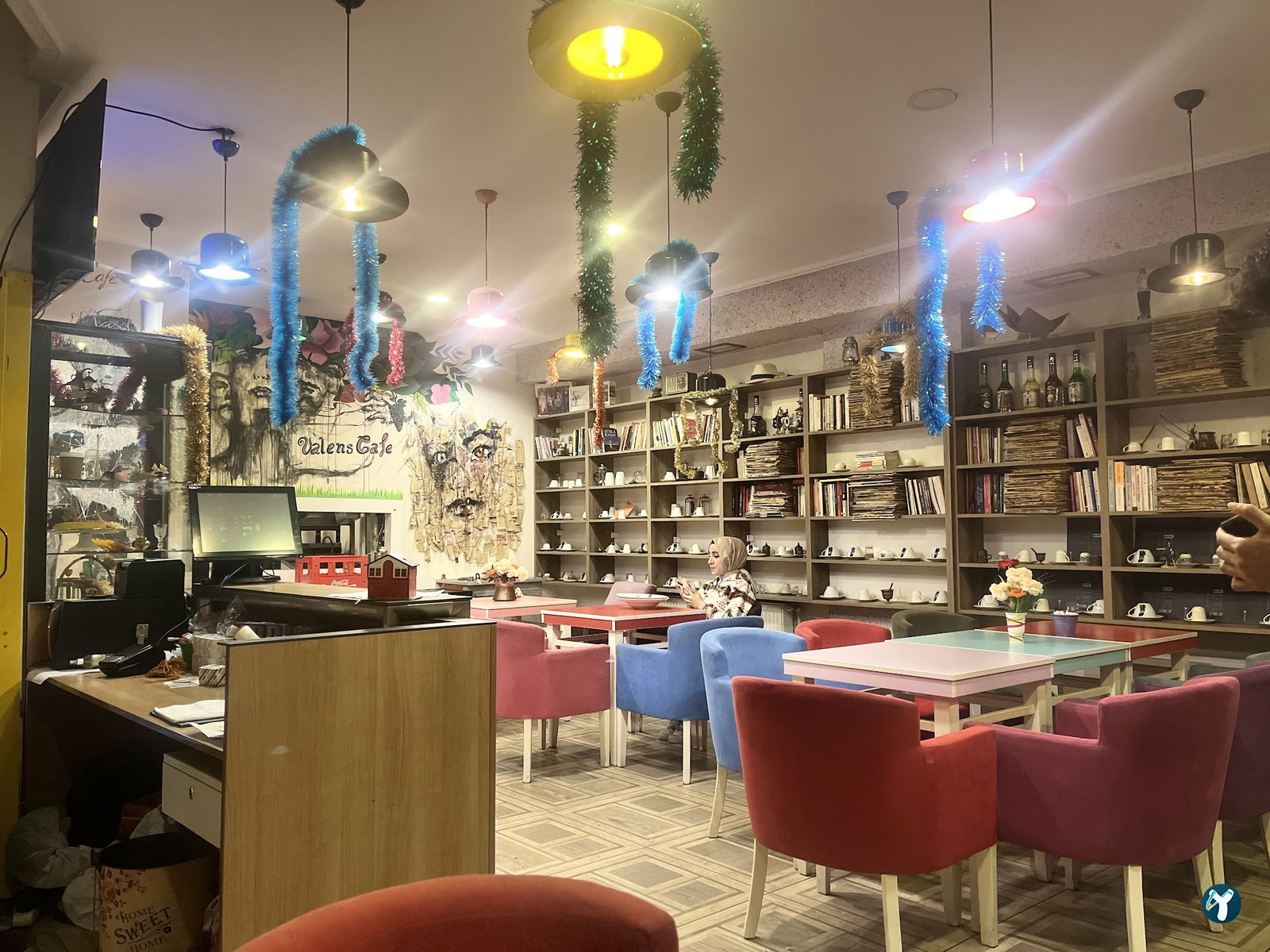 Valens Cafe Restaurant