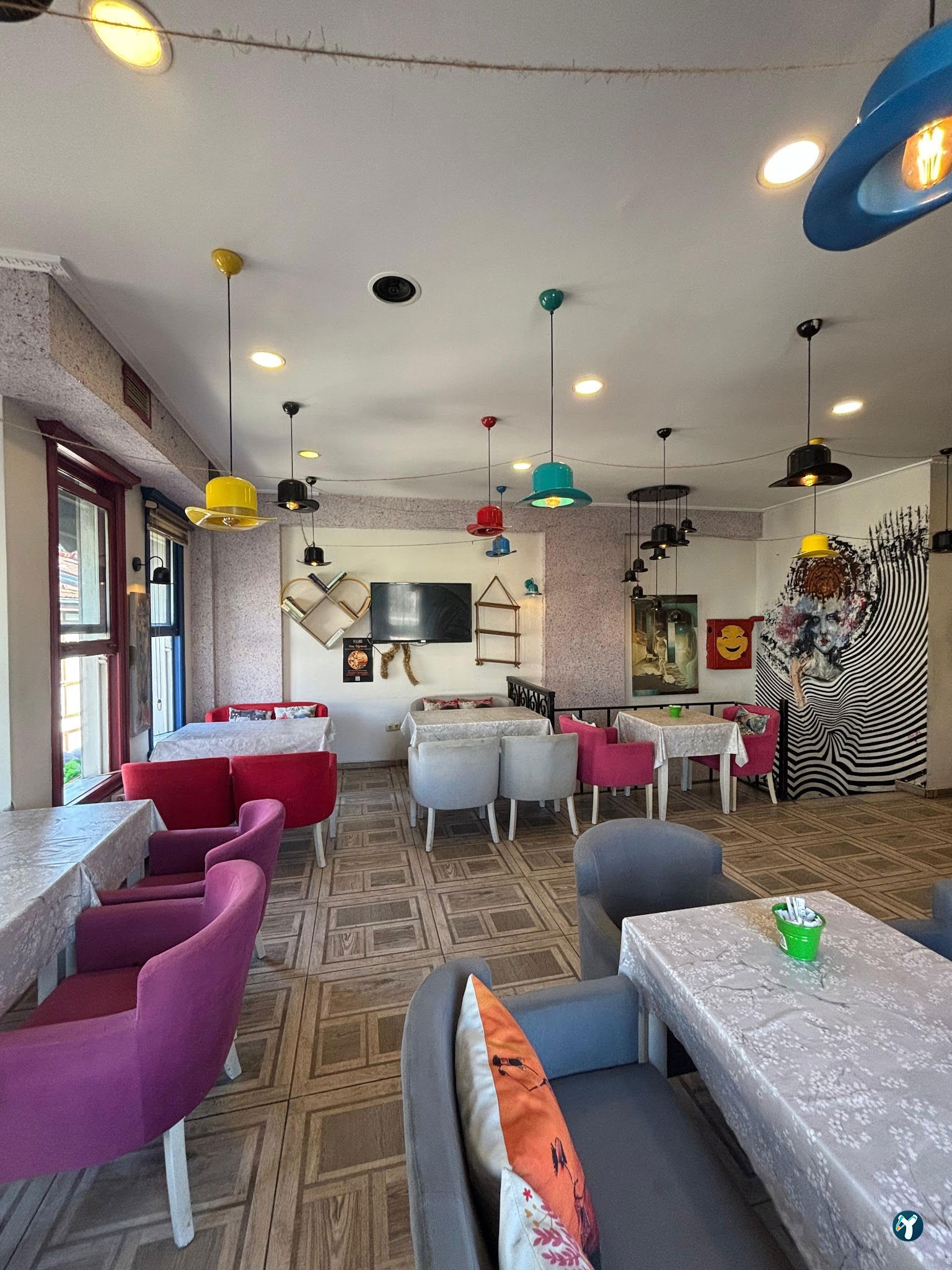 Valens Cafe Restaurant