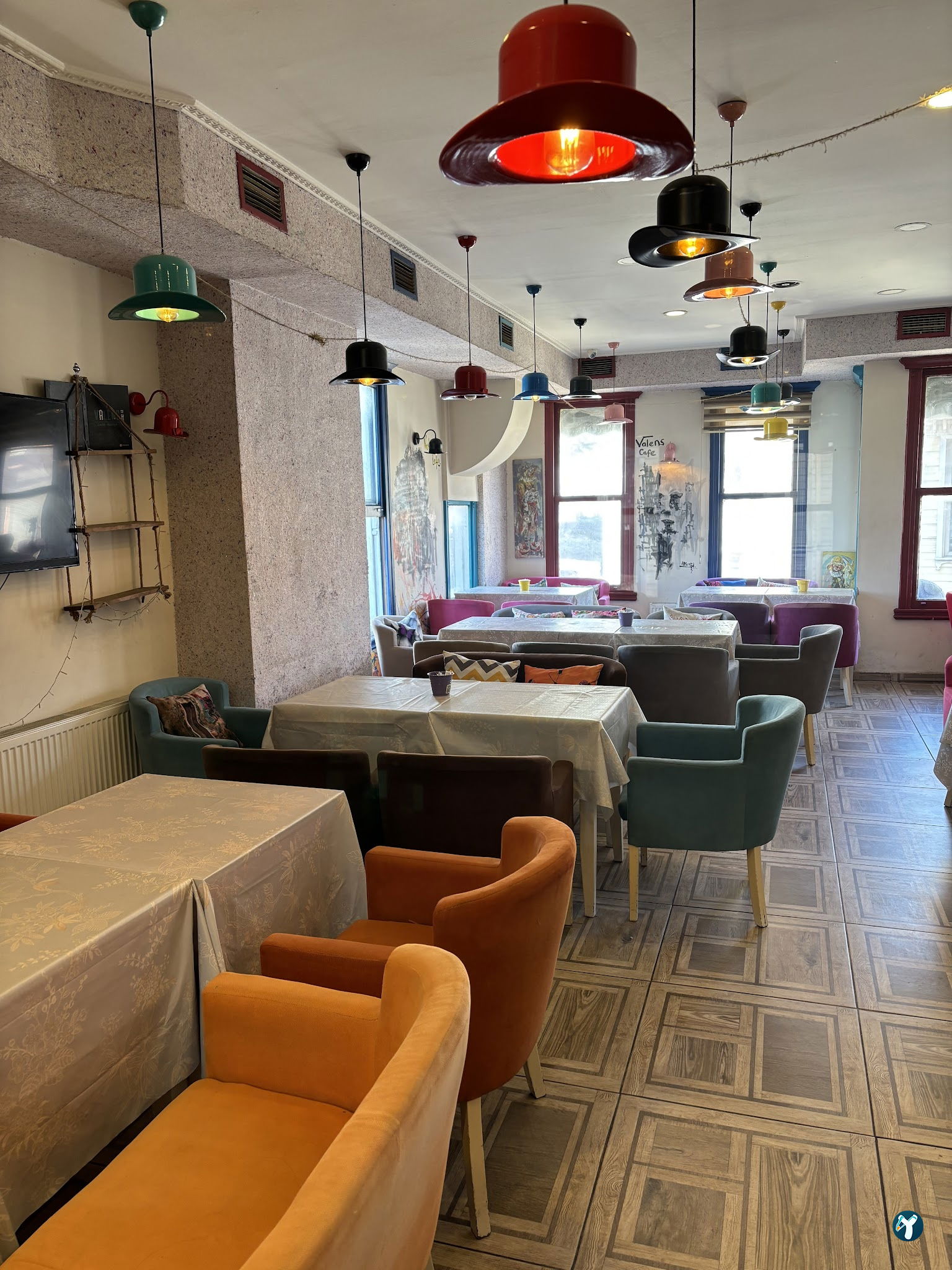 Valens Cafe Restaurant