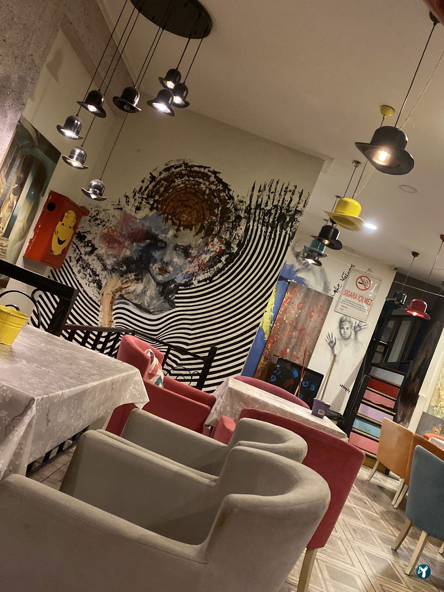 Valens Cafe Restaurant