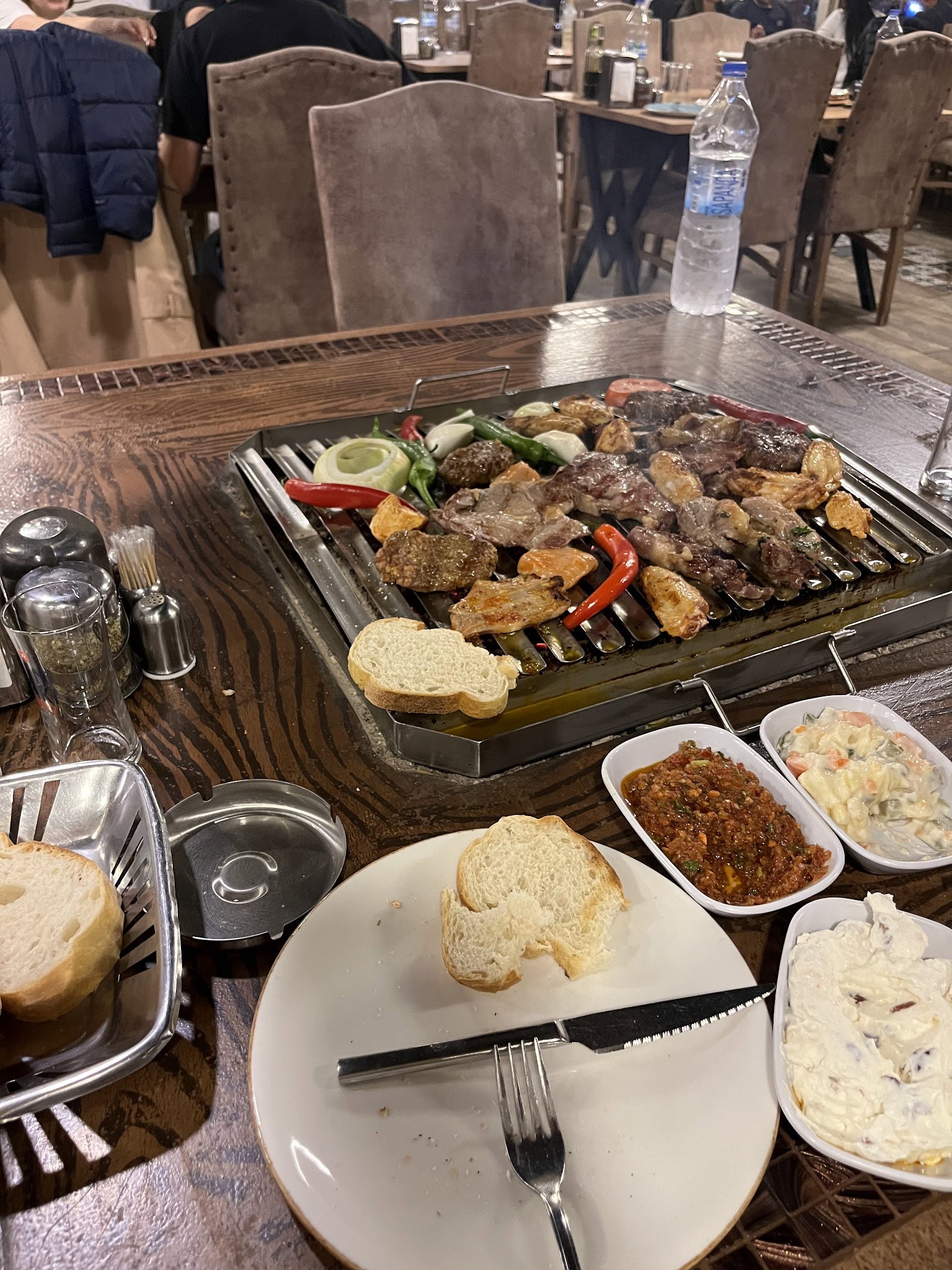 Hükümdar Sofrası Bakırköy Aile Mangalbaşı Et Lokantası