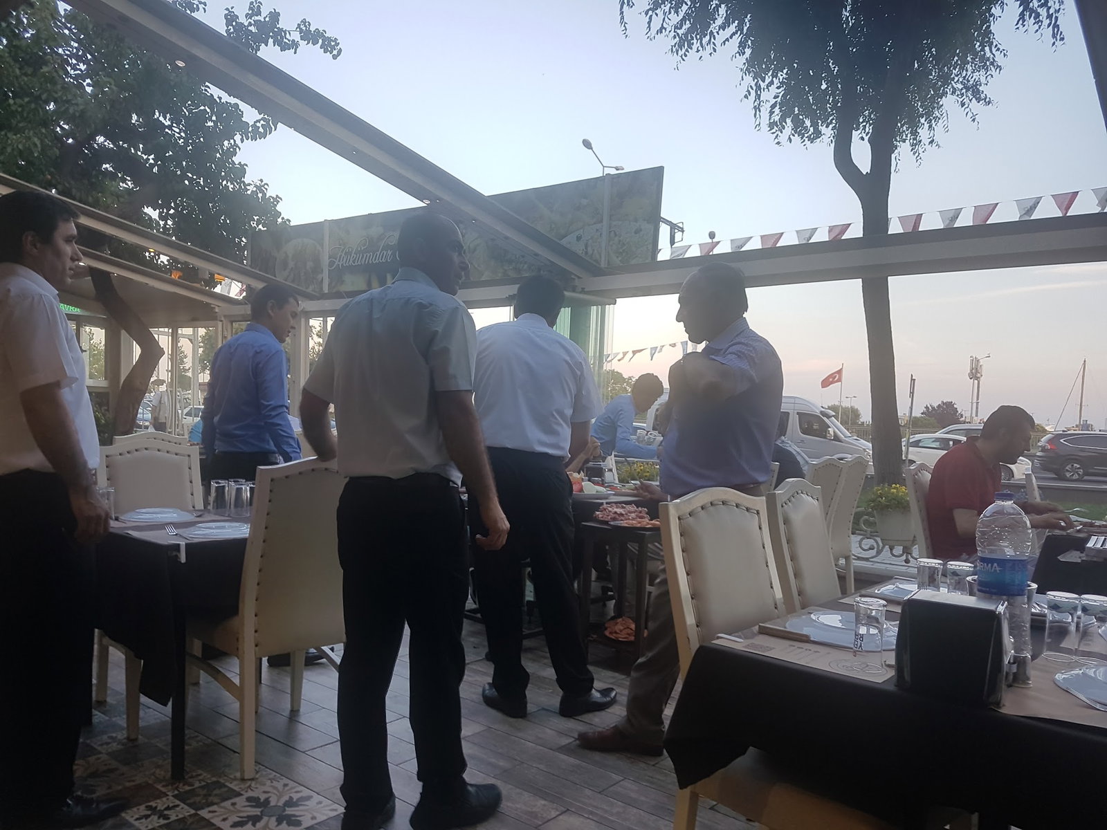 Hükümdar Sofrası Bakırköy Aile Mangalbaşı Et Lokantası