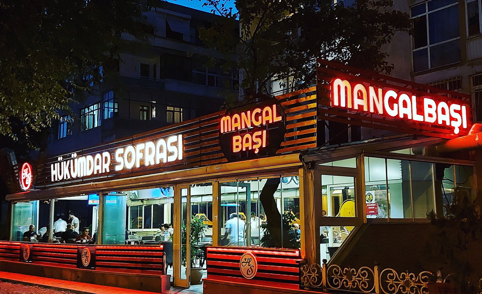 Hükümdar Sofrası Bakırköy Aile Mangalbaşı Et Lokantası