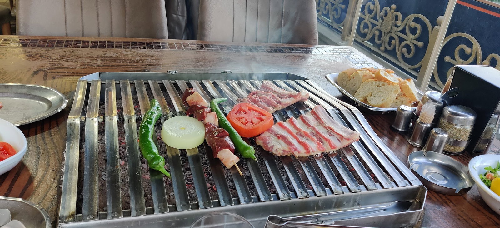 Hükümdar Sofrası Bakırköy Aile Mangalbaşı Et Lokantası