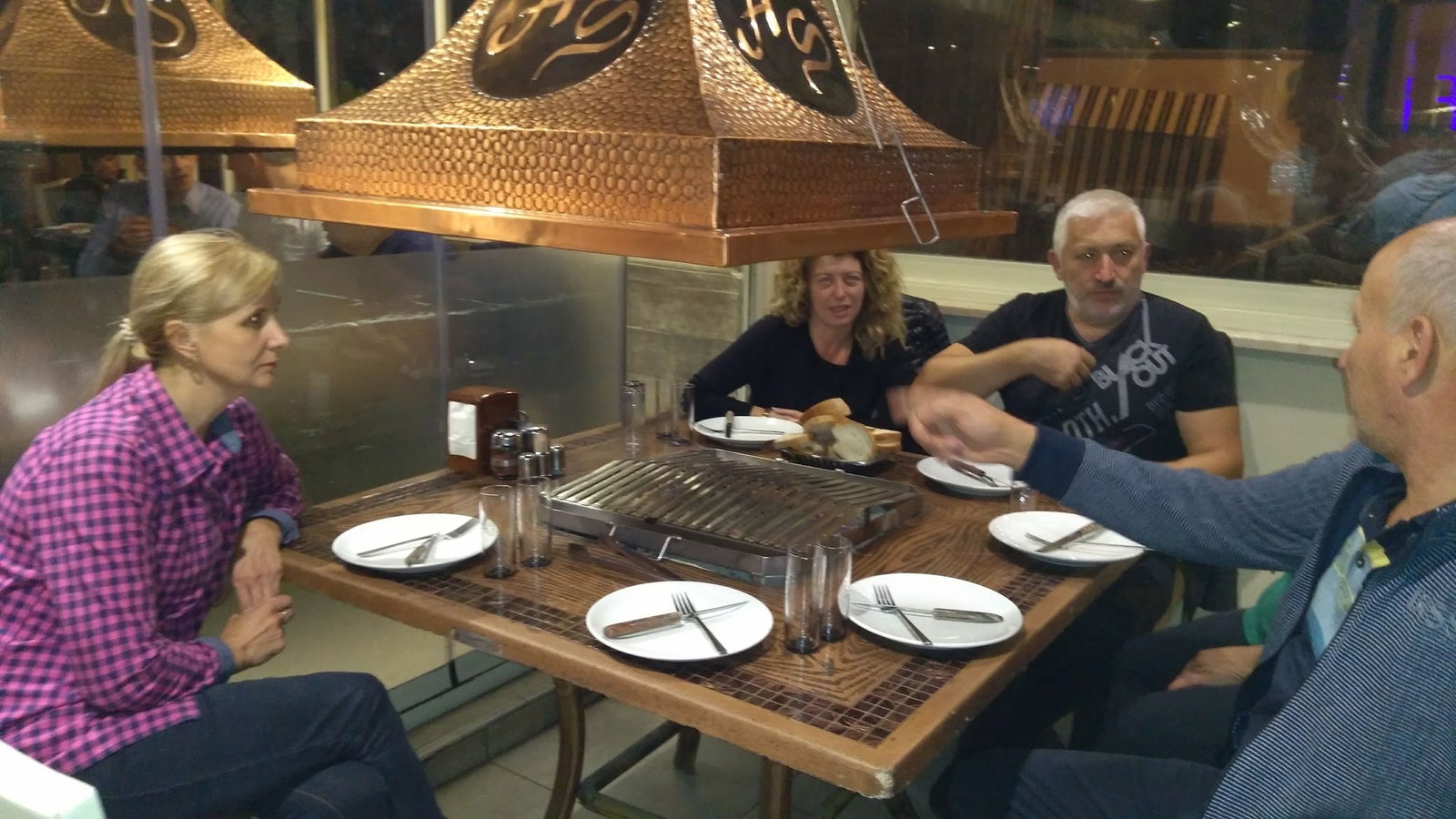 Hükümdar Sofrası Bakırköy Aile Mangalbaşı Et Lokantası