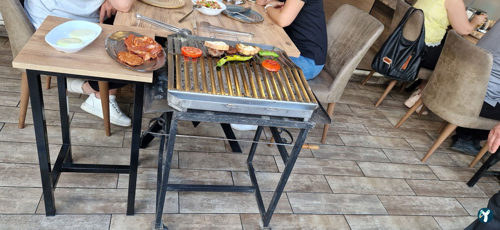 Hükümdar Sofrası Bakırköy Aile Mangalbaşı Et Lokantası