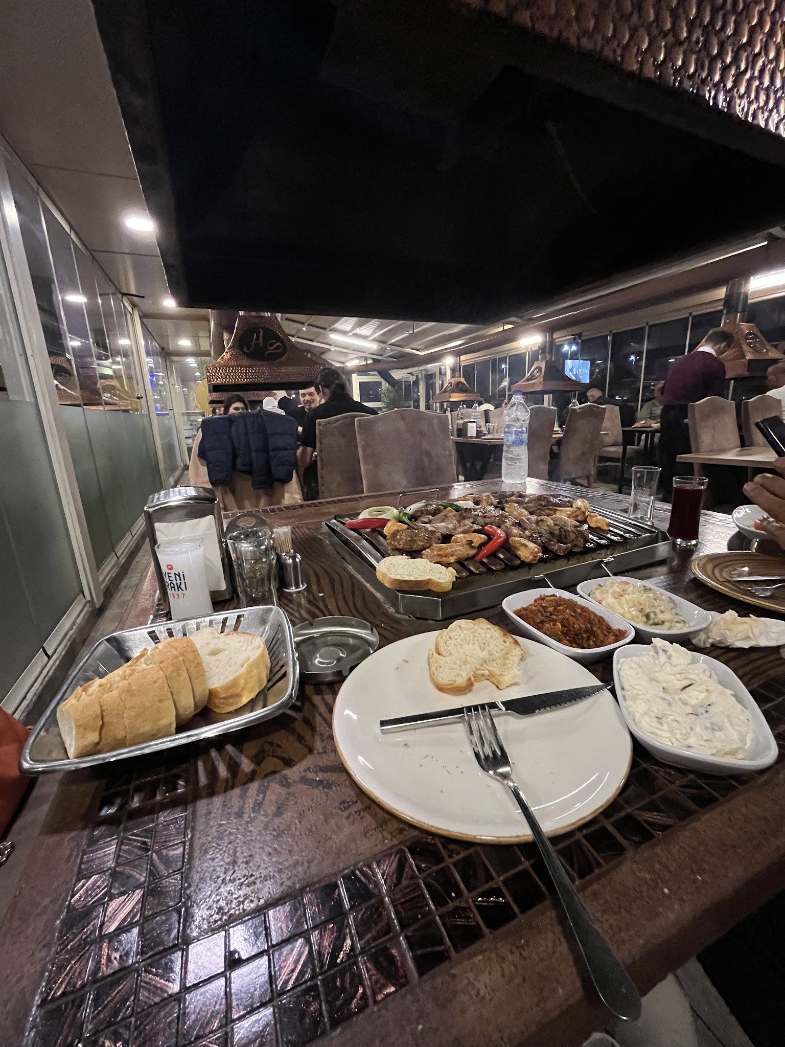 Hükümdar Sofrası Bakırköy Aile Mangalbaşı Et Lokantası