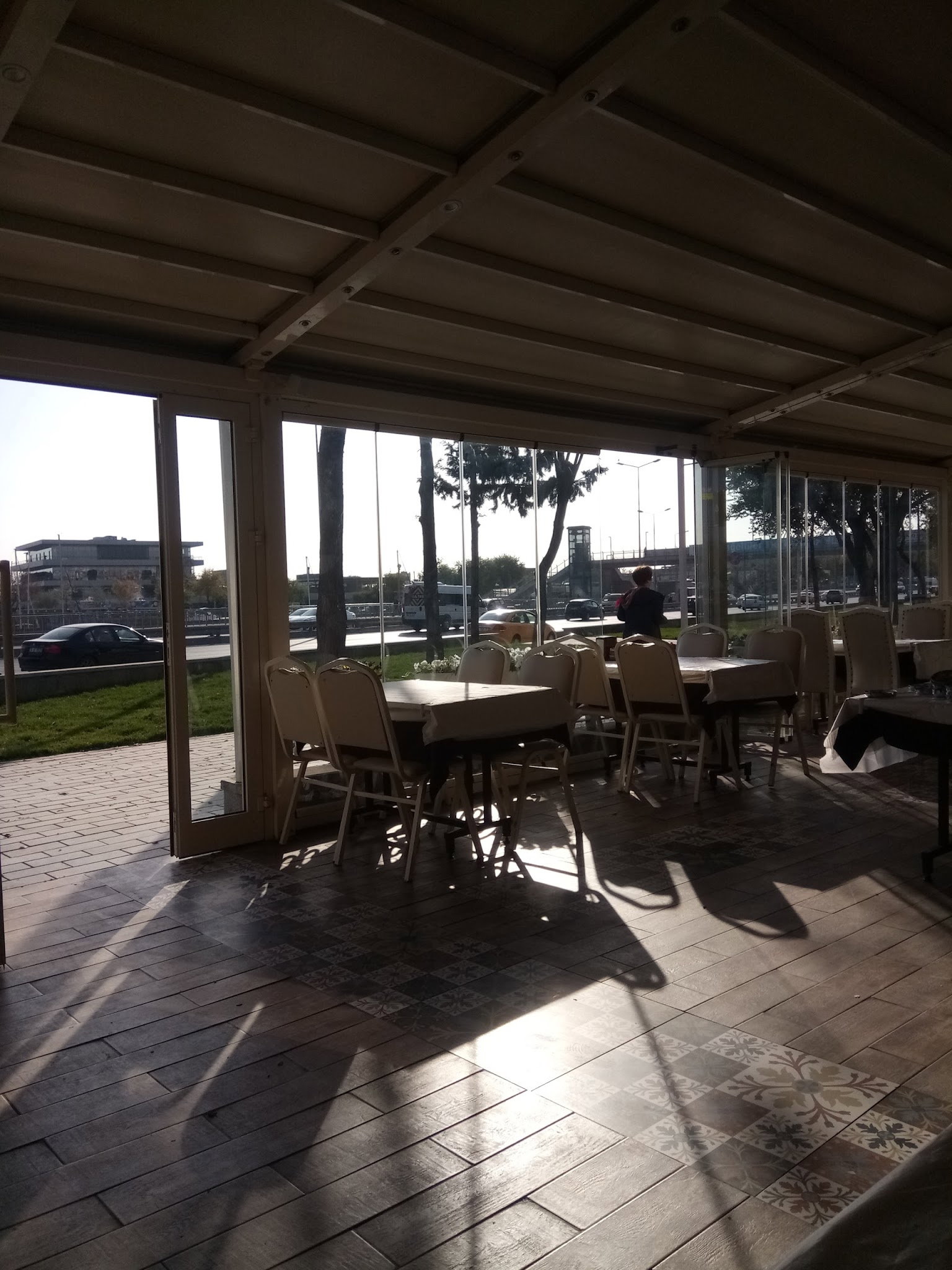 Hükümdar Sofrası Bakırköy Aile Mangalbaşı Et Lokantası