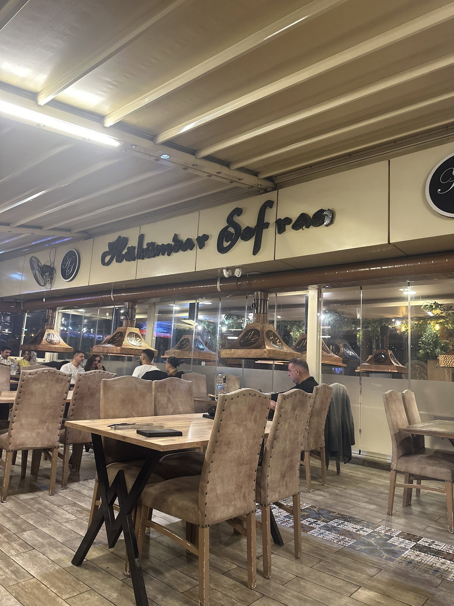 Hükümdar Sofrası Bakırköy Aile Mangalbaşı Et Lokantası