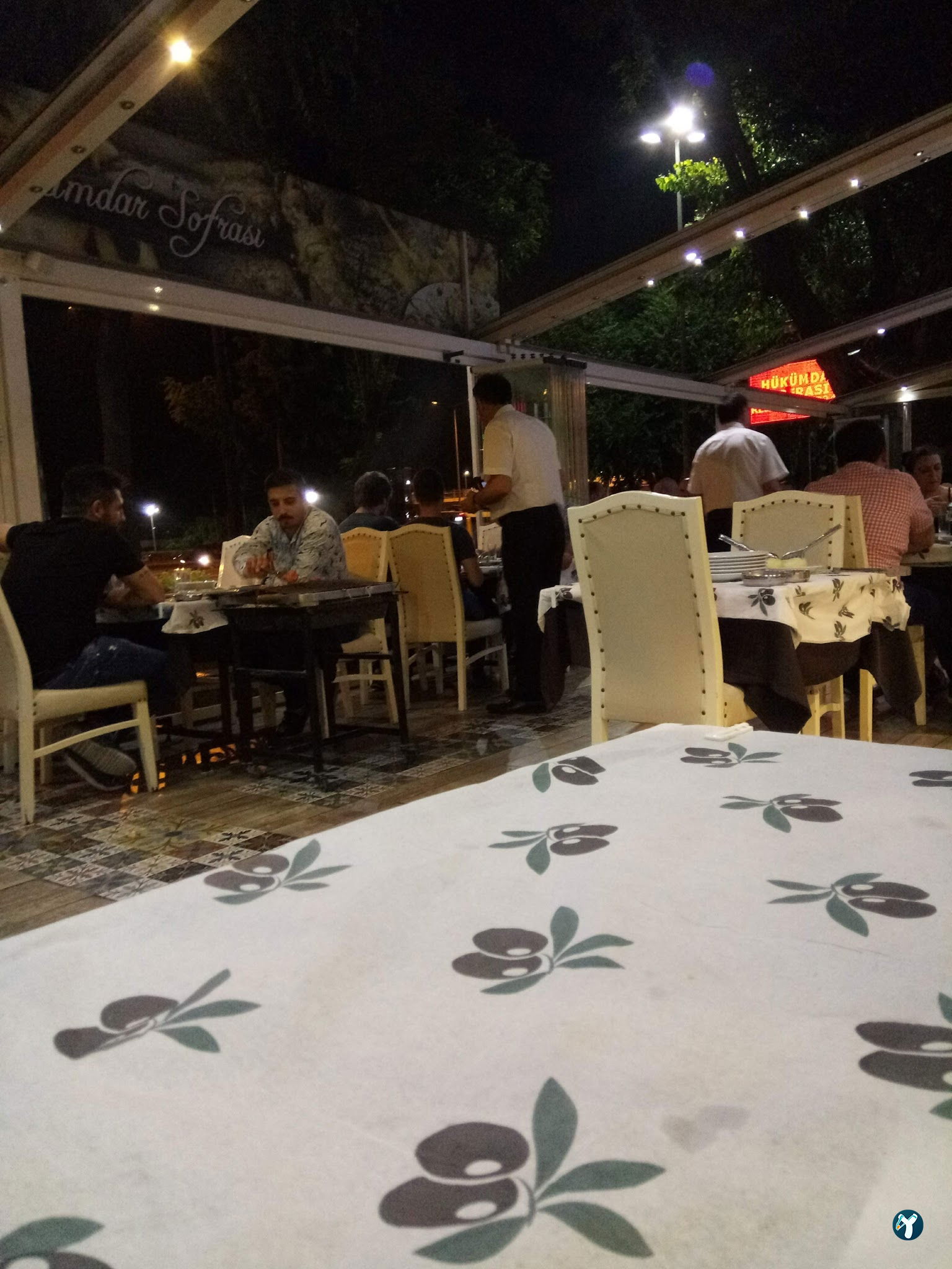 Hükümdar Sofrası Bakırköy Aile Mangalbaşı Et Lokantası