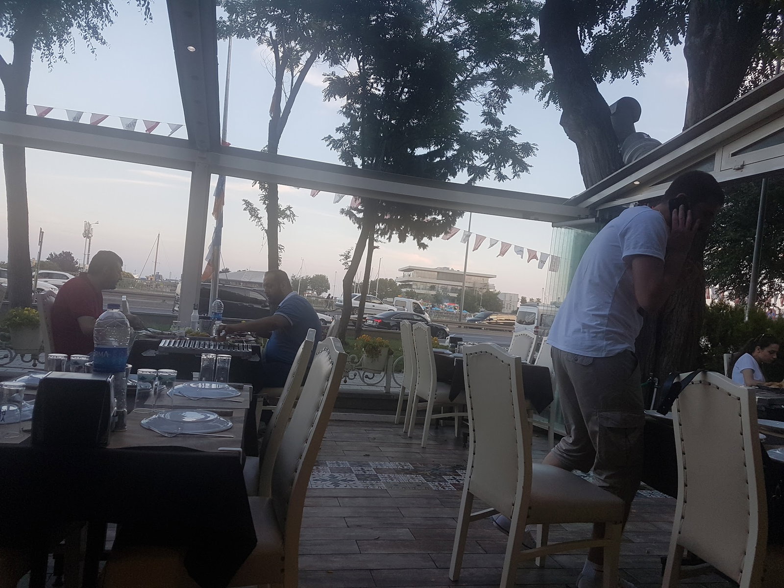 Hükümdar Sofrası Bakırköy Aile Mangalbaşı Et Lokantası