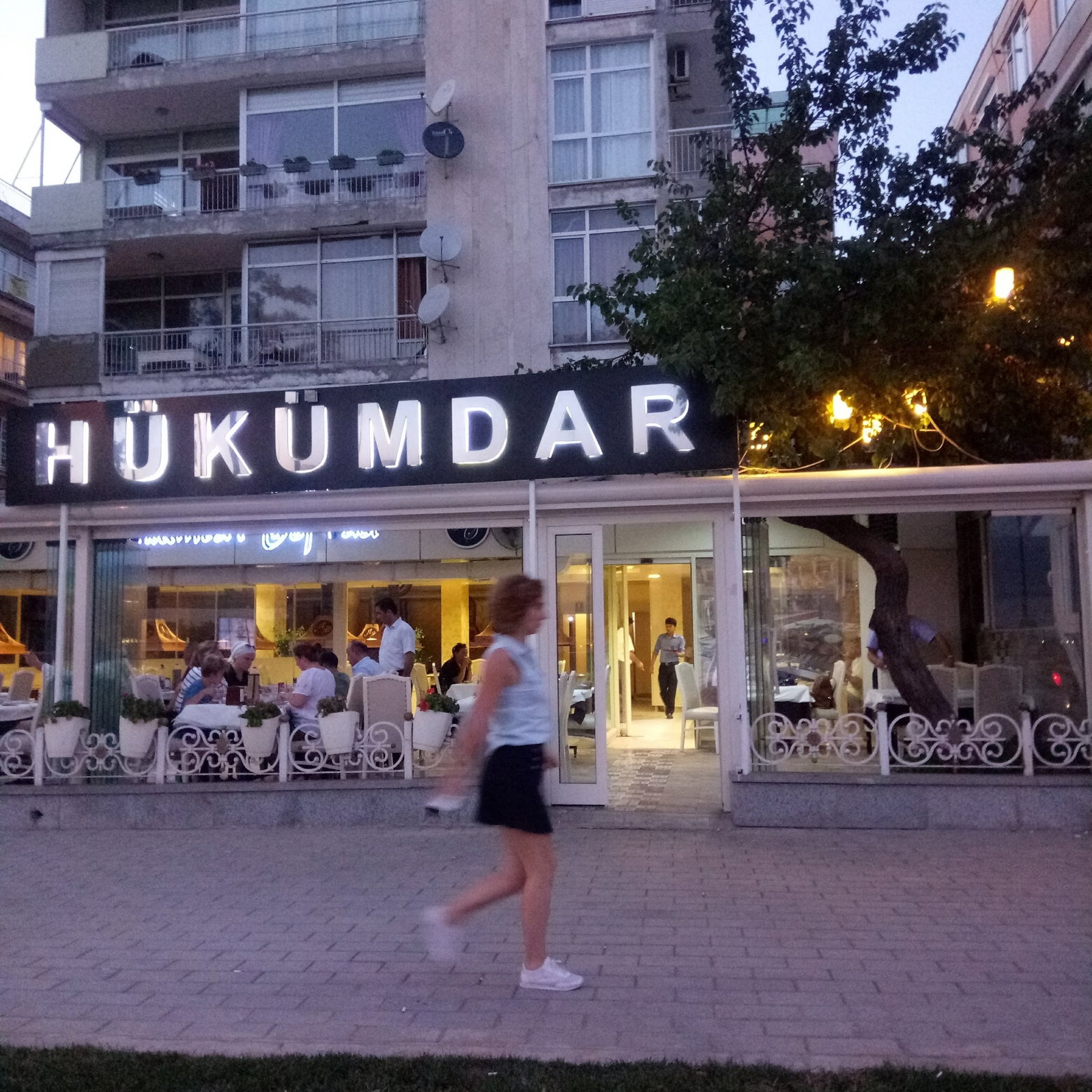 Hükümdar Sofrası Bakırköy Aile Mangalbaşı Et Lokantası