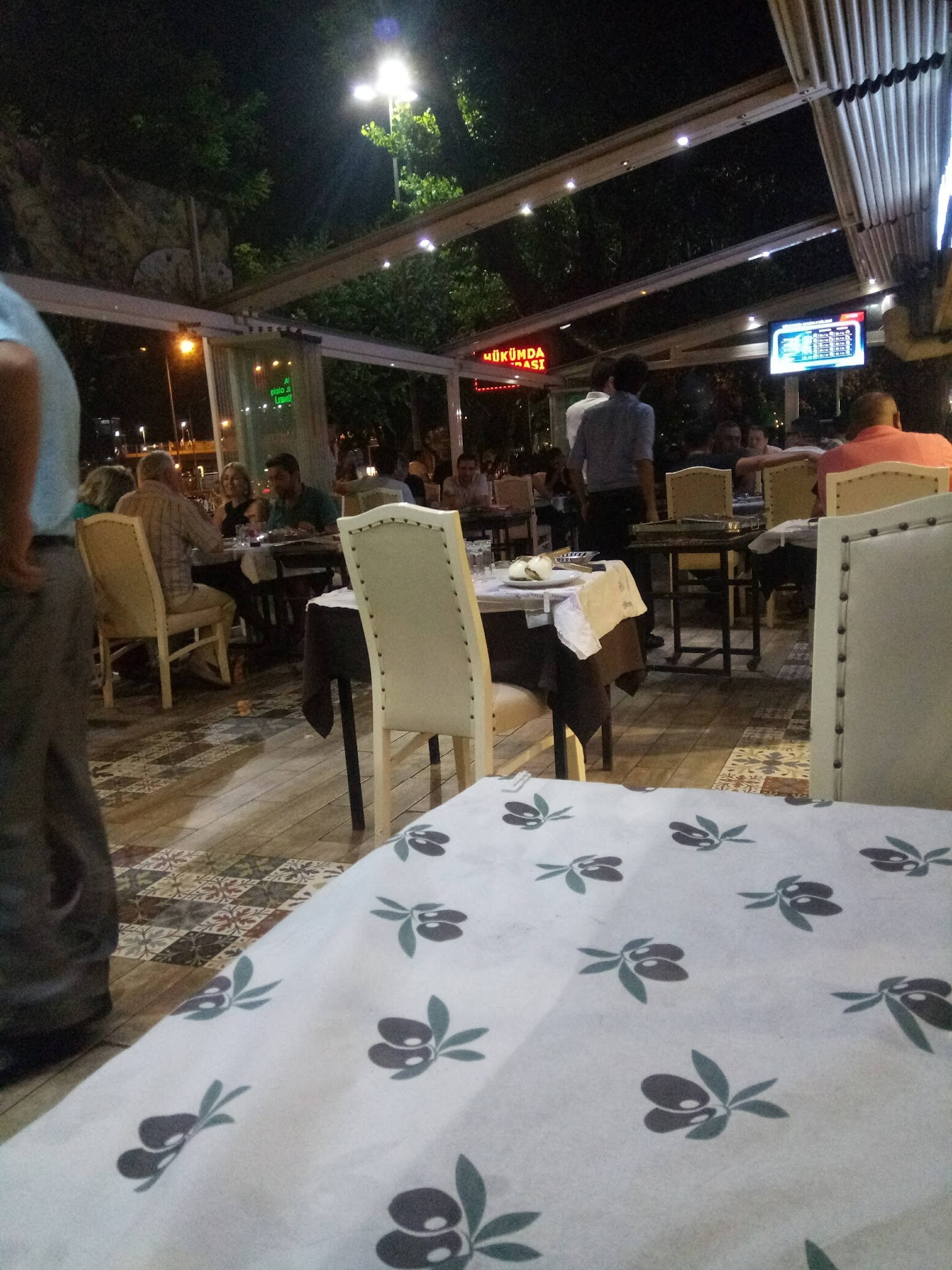 Hükümdar Sofrası Bakırköy Aile Mangalbaşı Et Lokantası