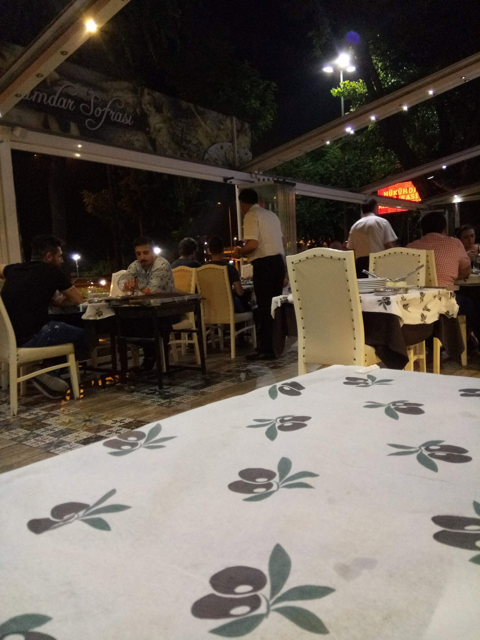 Hükümdar Sofrası Bakırköy Aile Mangalbaşı Et Lokantası