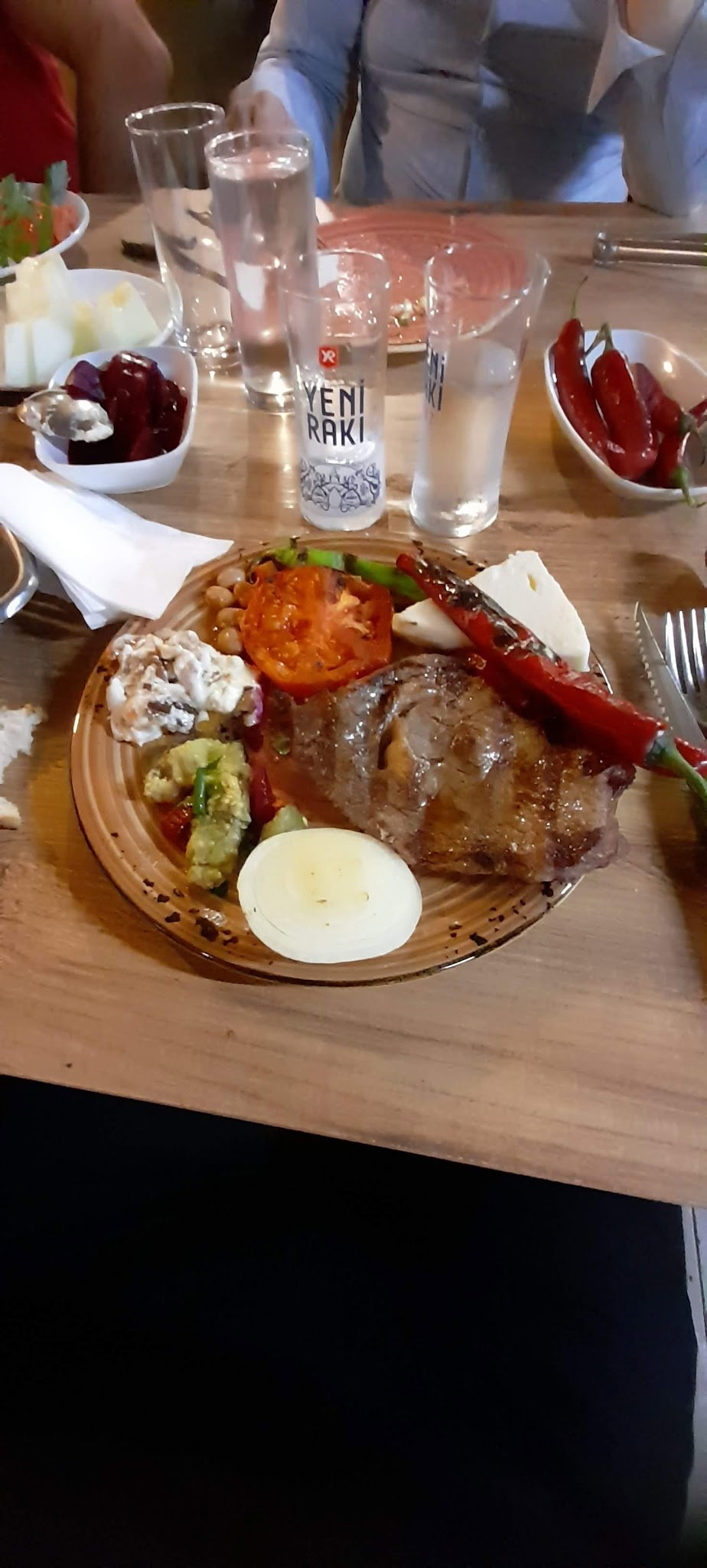 Hükümdar Sofrası Bakırköy Aile Mangalbaşı Et Lokantası