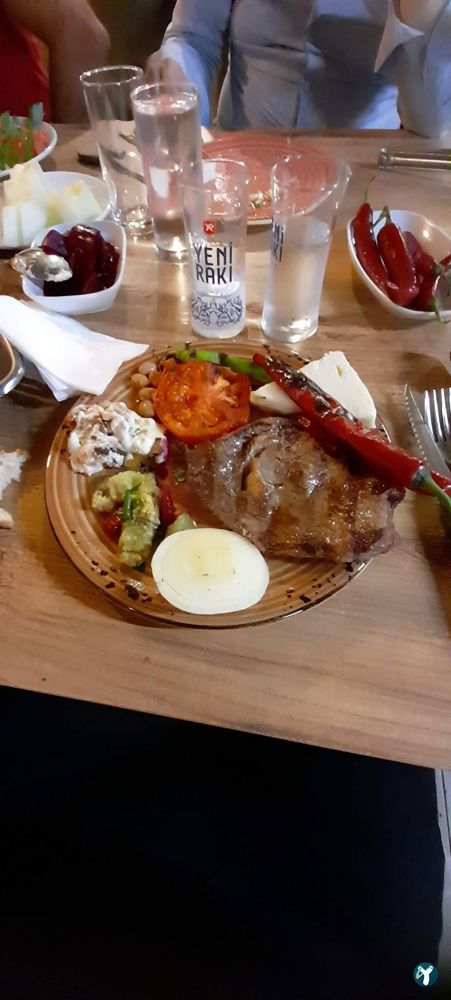 Hükümdar Sofrası Bakırköy Aile Mangalbaşı Et Lokantası