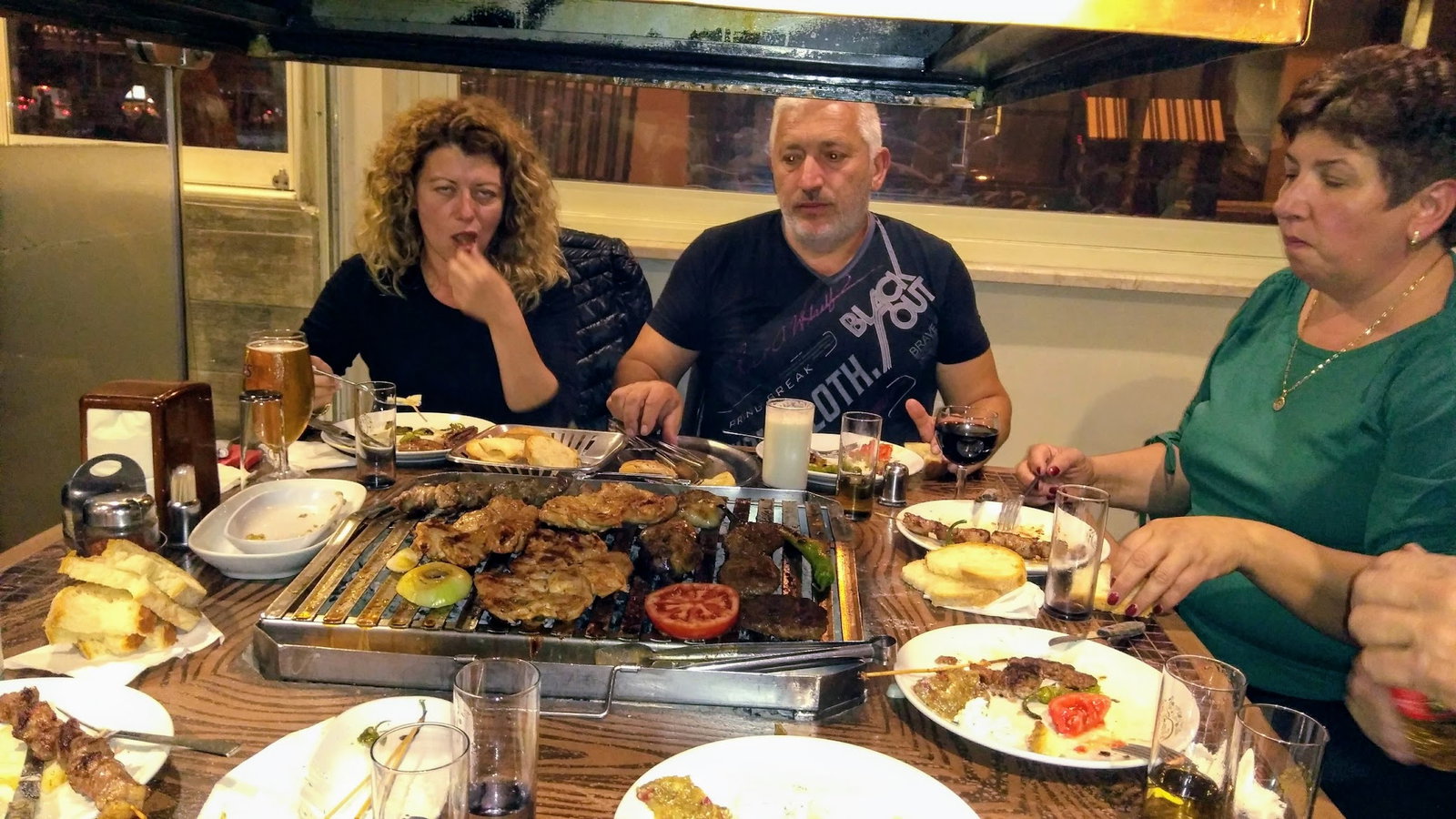 Hükümdar Sofrası Bakırköy Aile Mangalbaşı Et Lokantası