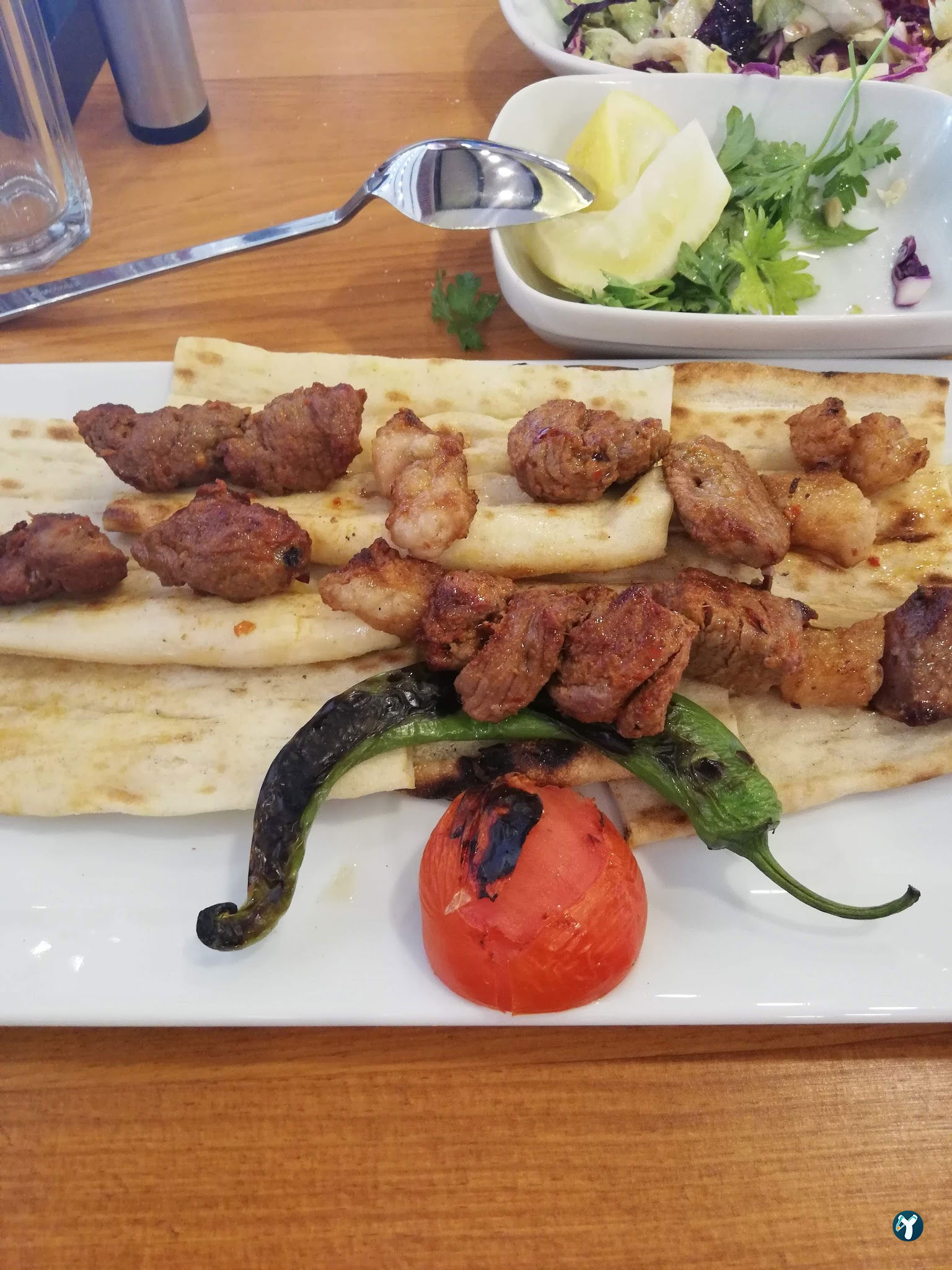 Adana Okka Et Kebap & Pirzola & Steak & Tavuk & Fındık Lahmacun & Humus Restoran