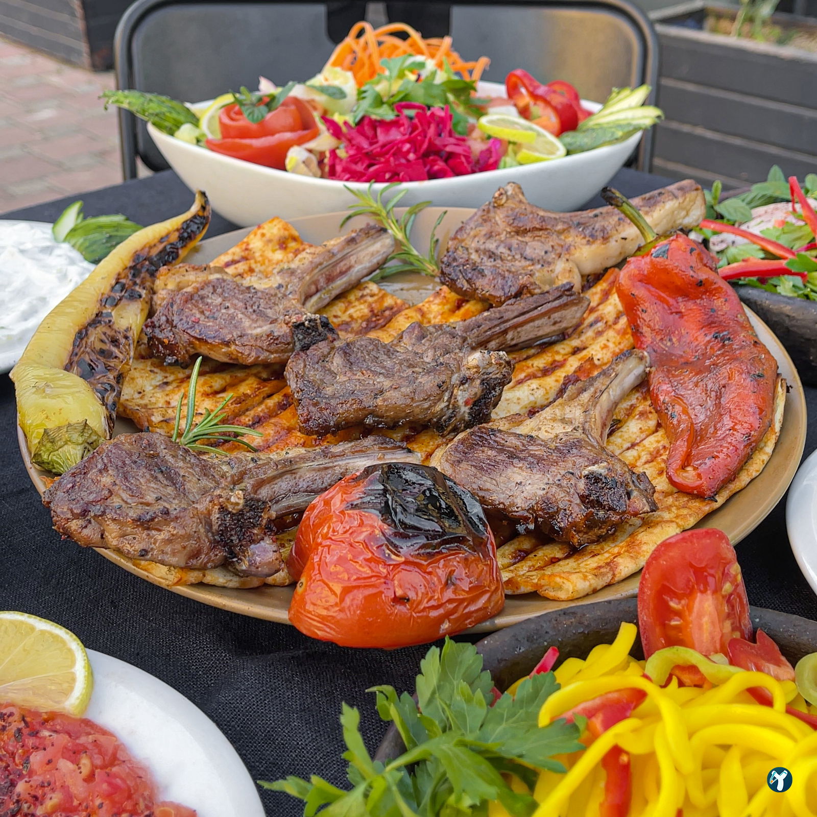 Adana Okka Et Kebap & Pirzola & Steak & Tavuk & Fındık Lahmacun & Humus Restoran