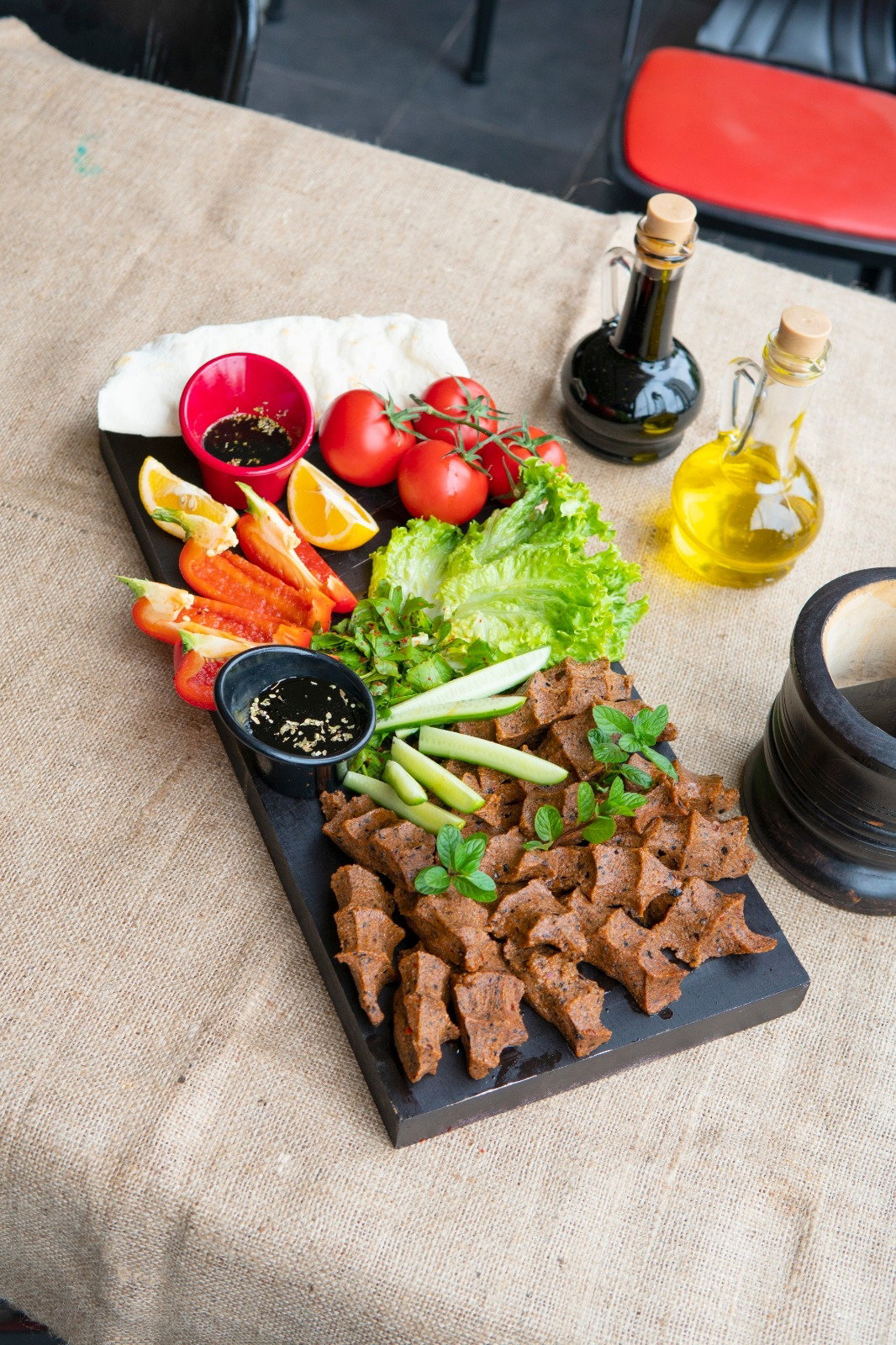 Adana Okka Et Kebap & Pirzola & Steak & Tavuk & Fındık Lahmacun & Humus Restoran