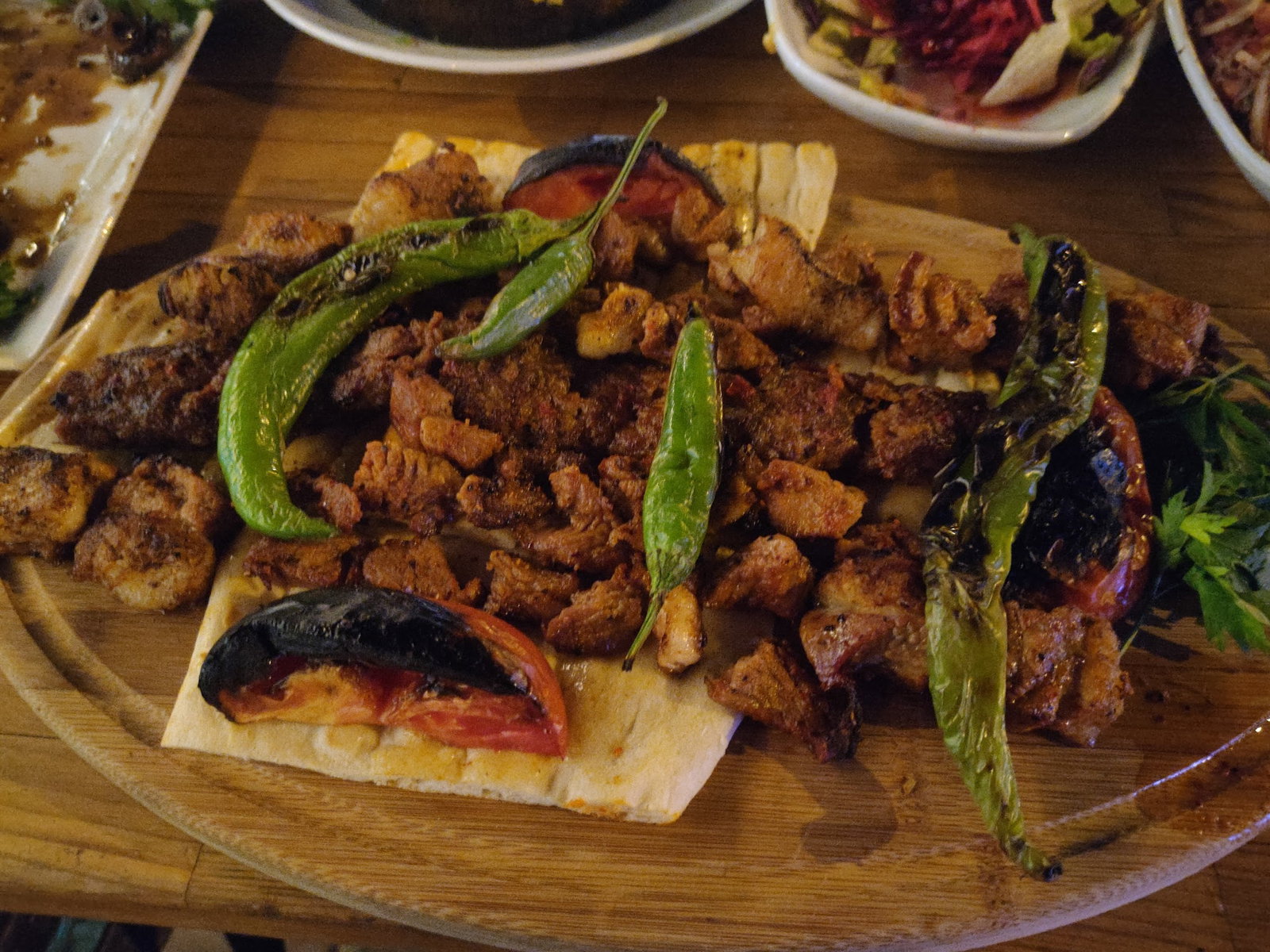 Adana Okka Et Kebap & Pirzola & Steak & Tavuk & Fındık Lahmacun & Humus Restoran