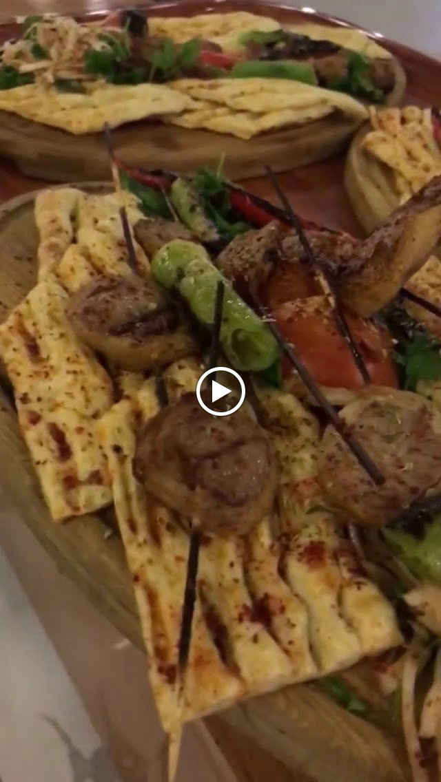 Adana Okka Et Kebap & Pirzola & Steak & Tavuk & Fındık Lahmacun & Humus Restoran