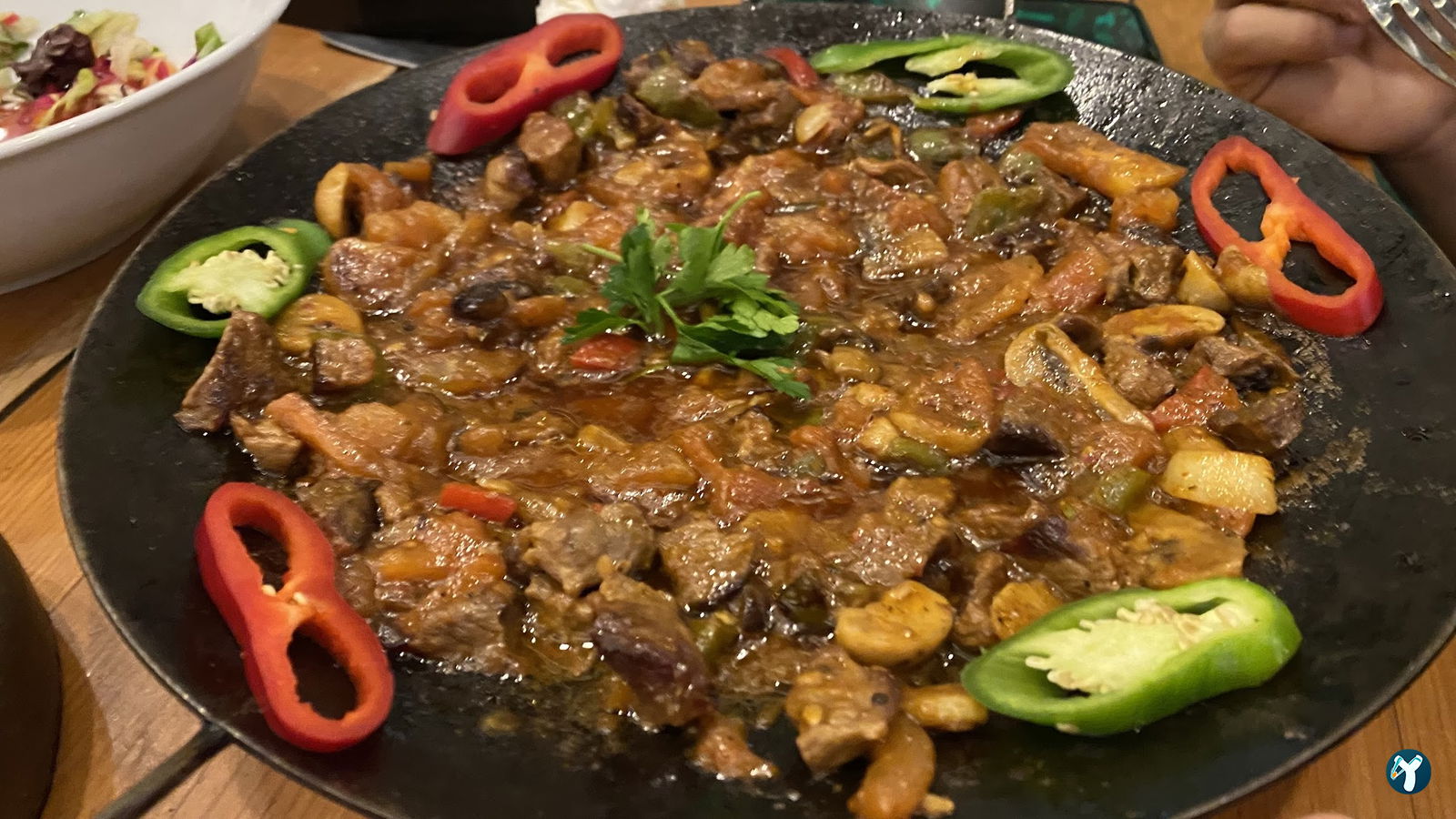 Adana Okka Et Kebap & Pirzola & Steak & Tavuk & Fındık Lahmacun & Humus Restoran