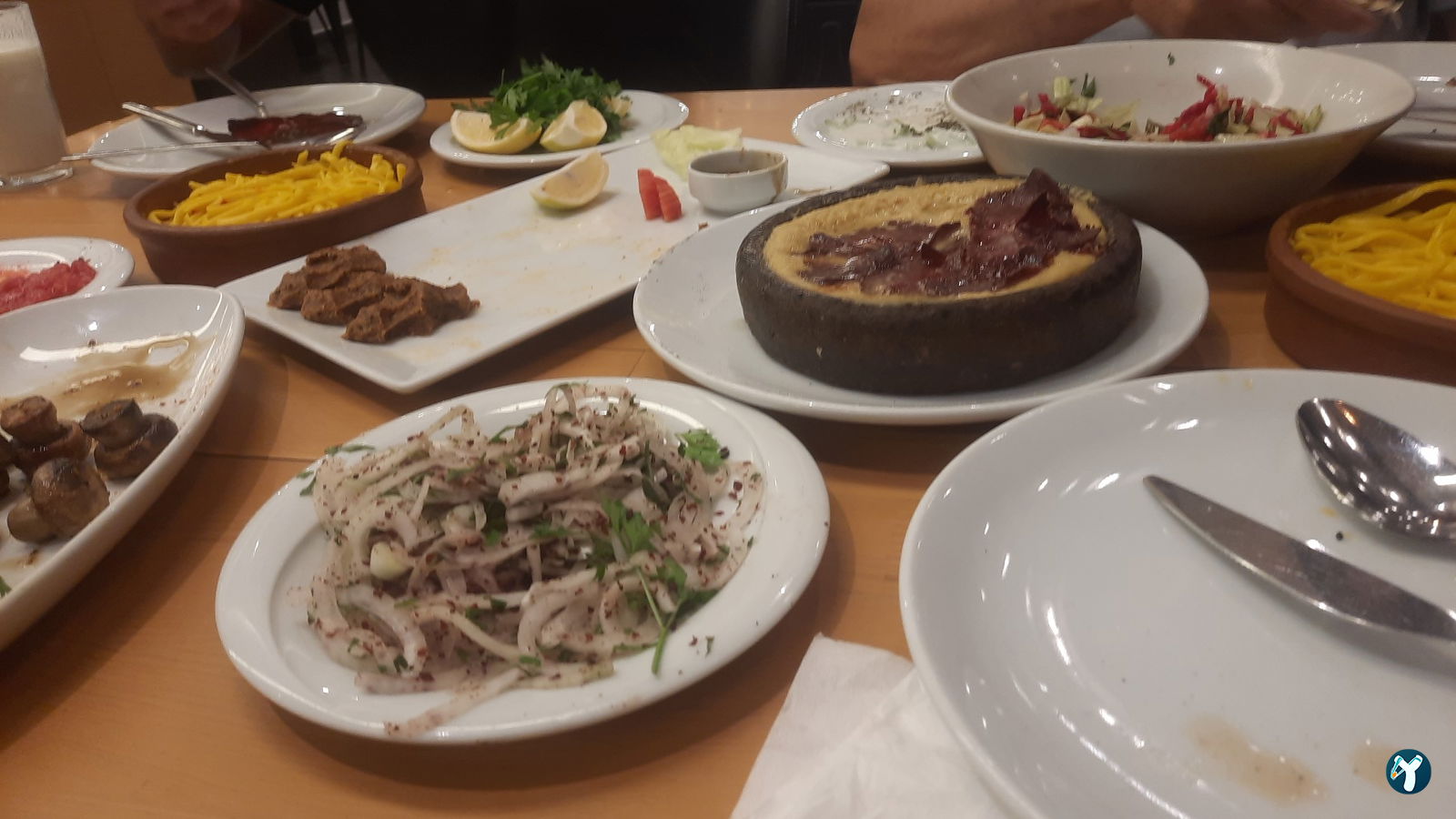 Adana Okka Et Kebap & Pirzola & Steak & Tavuk & Fındık Lahmacun & Humus Restoran
