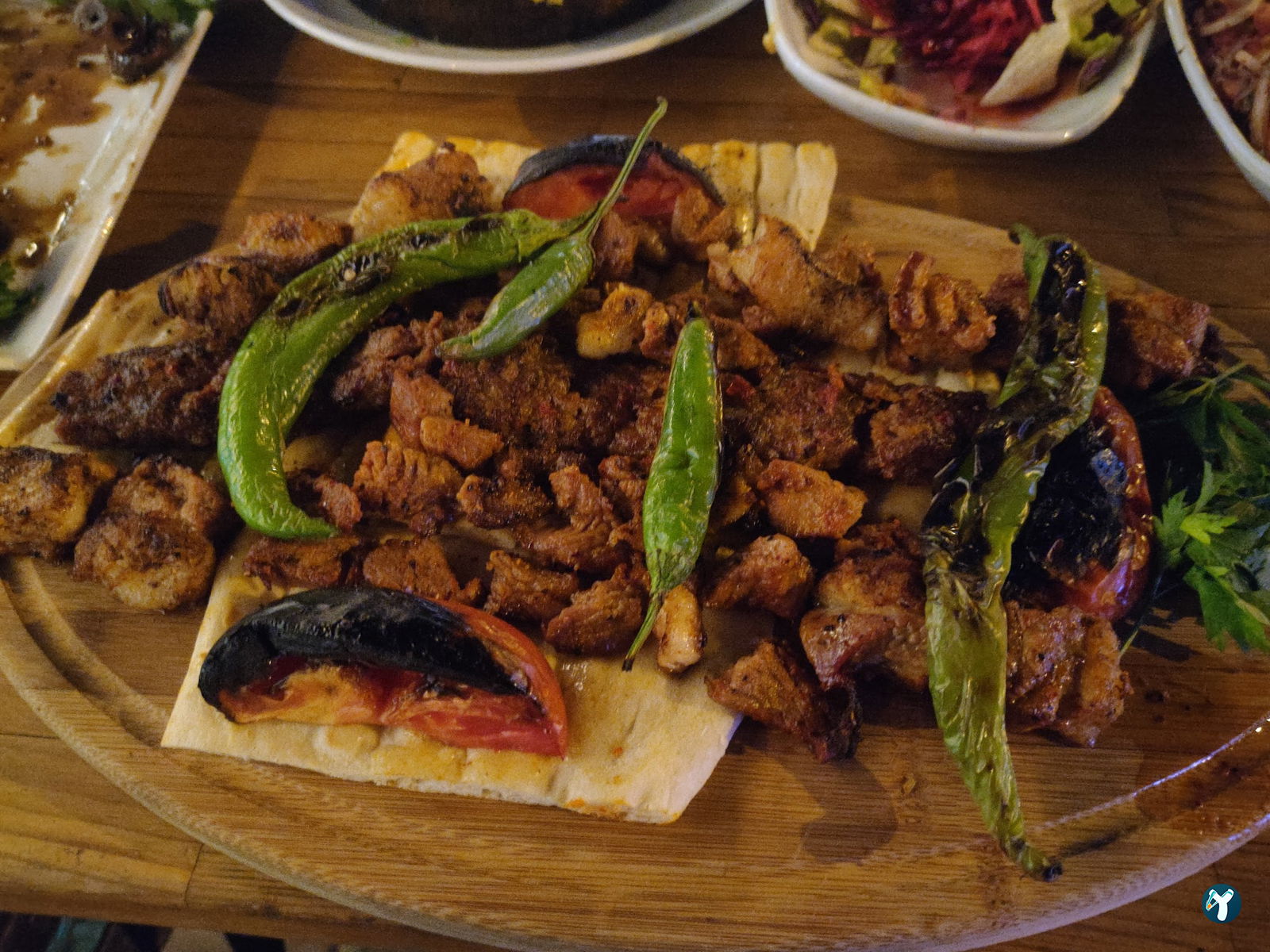 Adana Okka Et Kebap & Pirzola & Steak & Tavuk & Fındık Lahmacun & Humus Restoran
