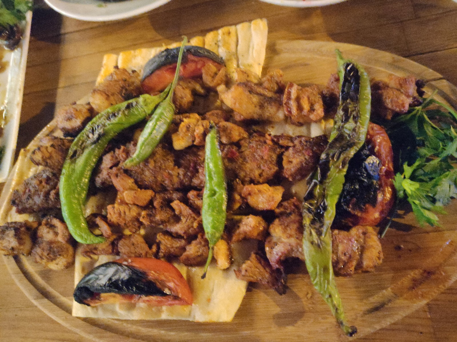 Adana Okka Et Kebap & Pirzola & Steak & Tavuk & Fındık Lahmacun & Humus Restoran