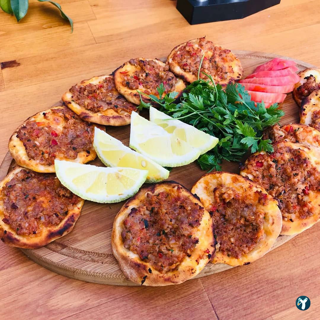 Adana Okka Et Kebap & Pirzola & Steak & Tavuk & Fındık Lahmacun & Humus Restoran