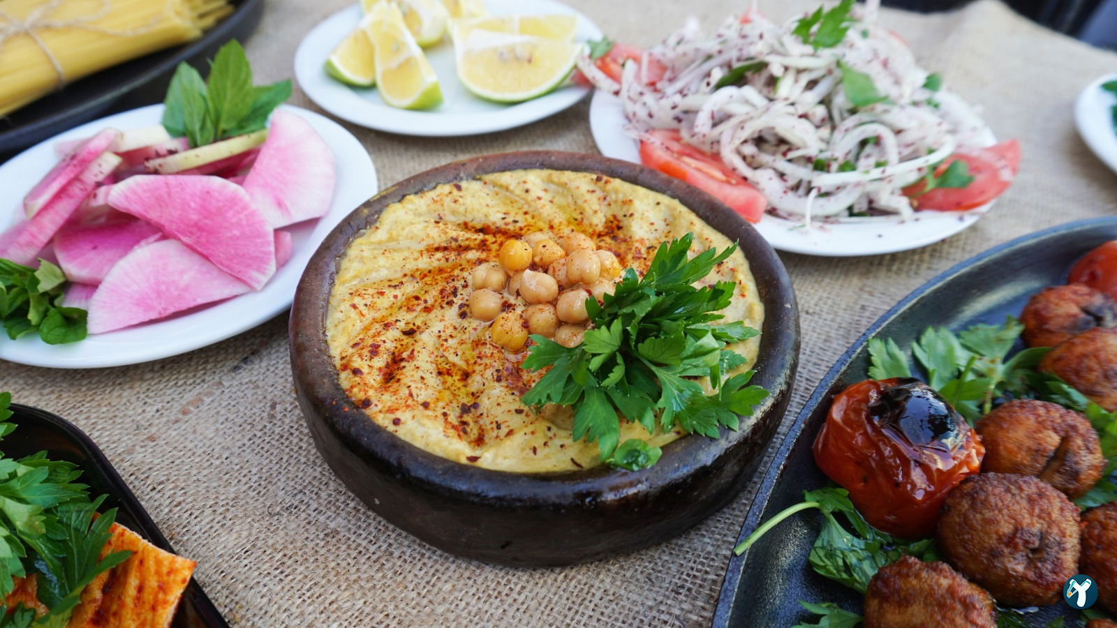 Adana Okka Et Kebap & Pirzola & Steak & Tavuk & Fındık Lahmacun & Humus Restoran