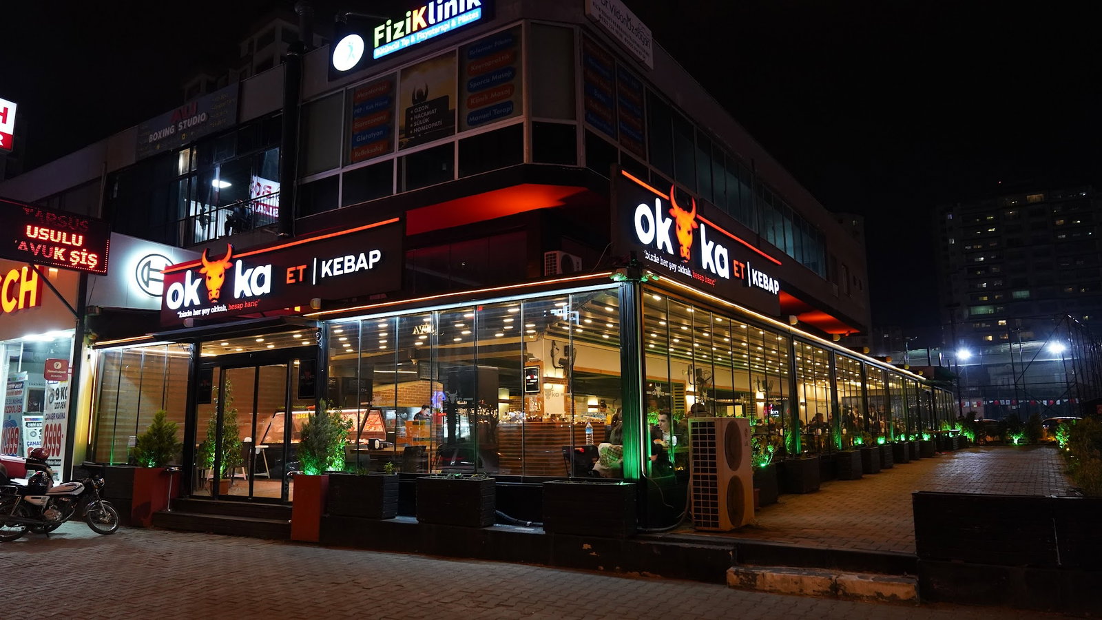 Adana Okka Et Kebap & Pirzola & Steak & Tavuk & Fındık Lahmacun & Humus Restoran