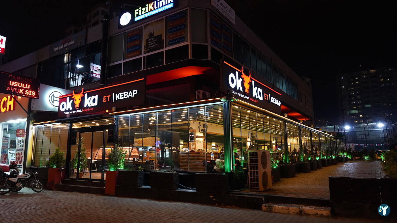 Adana Okka Et Kebap & Pirzola & Steak & Tavuk & Fındık Lahmacun & Humus Restoran