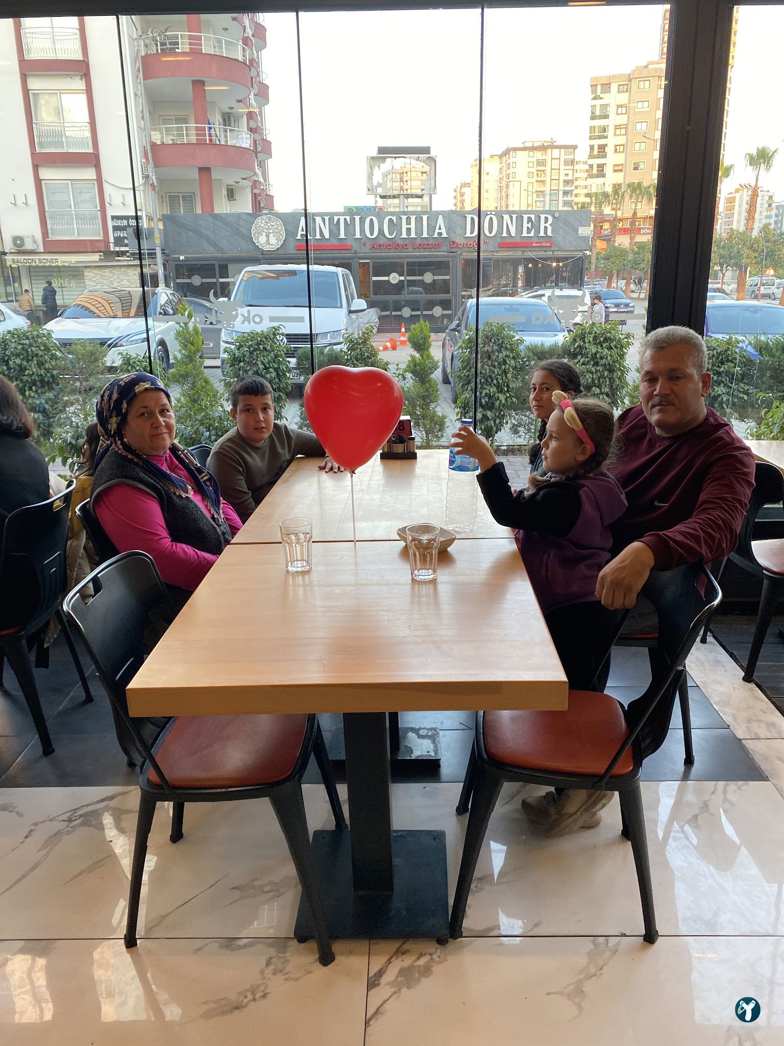 Adana Okka Et Kebap & Pirzola & Steak & Tavuk & Fındık Lahmacun & Humus Restoran