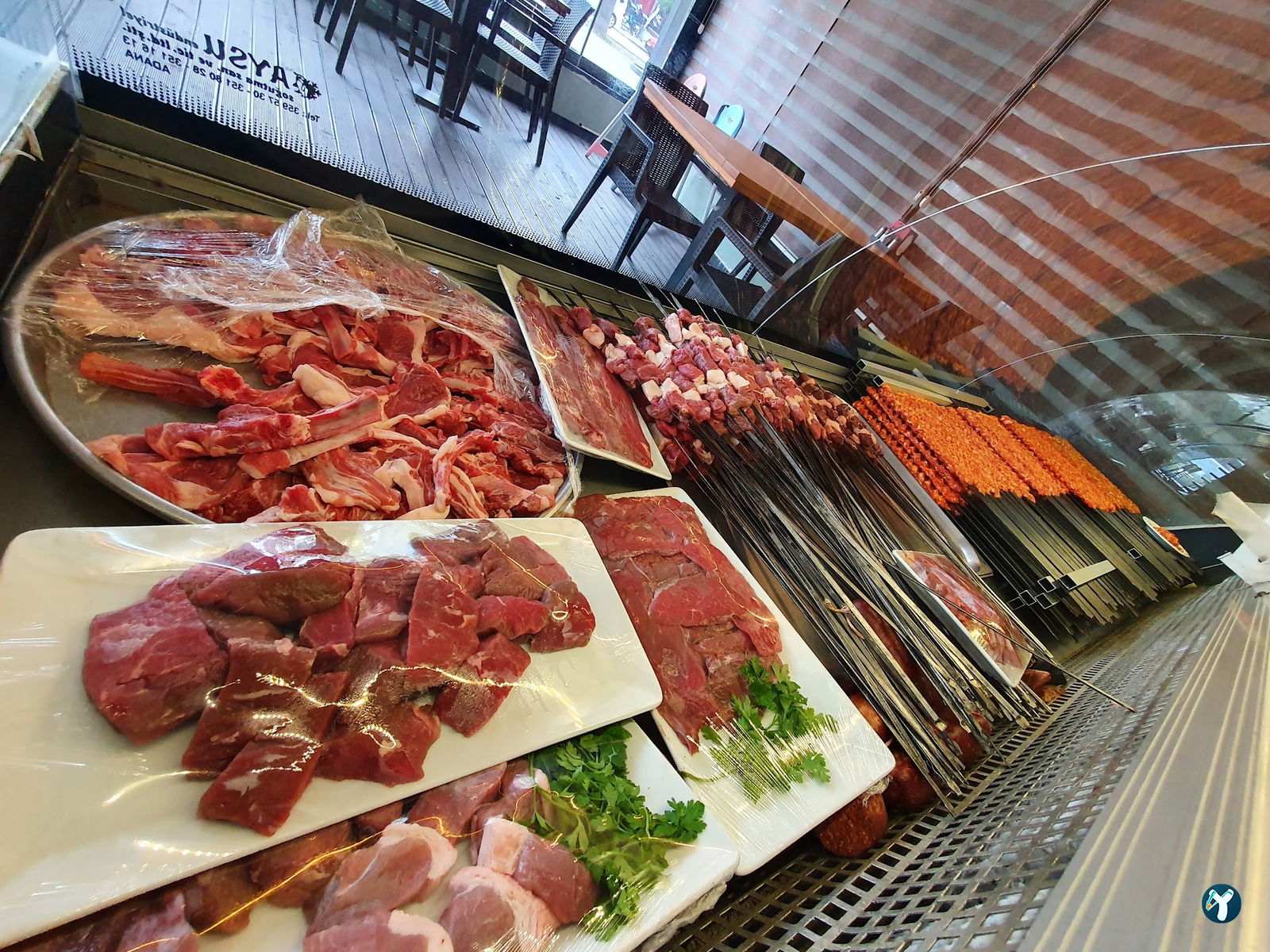 Adana Okka Et Kebap & Pirzola & Steak & Tavuk & Fındık Lahmacun & Humus Restoran