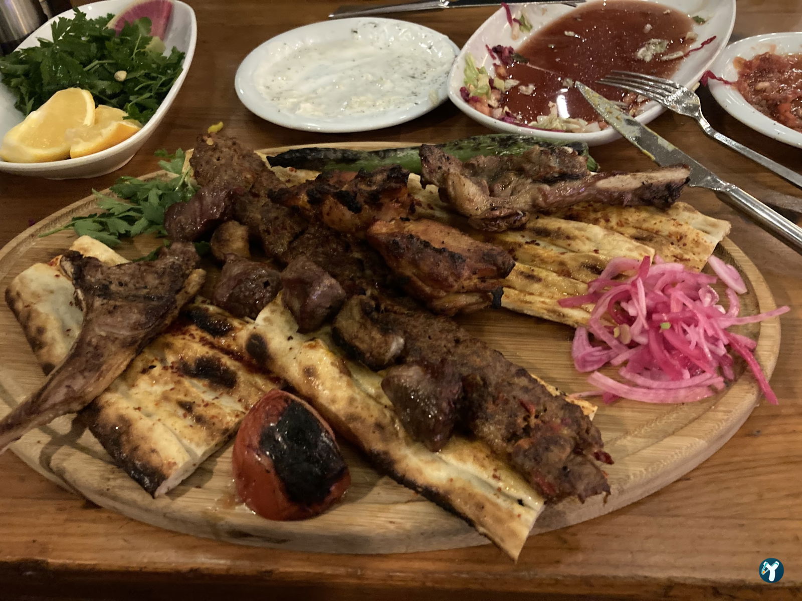 Adana Okka Et Kebap & Pirzola & Steak & Tavuk & Fındık Lahmacun & Humus Restoran