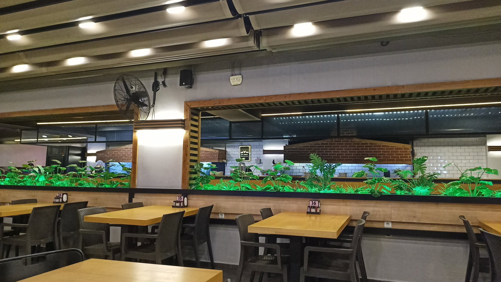 Adana Okka Et Kebap & Pirzola & Steak & Tavuk & Fındık Lahmacun & Humus Restoran