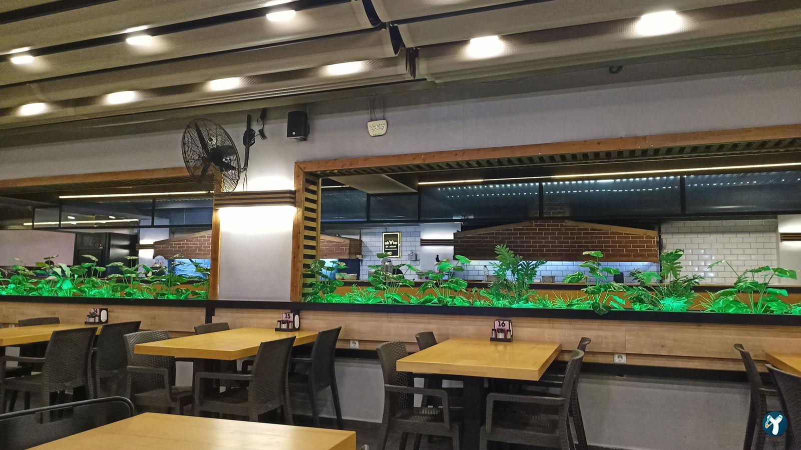 Adana Okka Et Kebap & Pirzola & Steak & Tavuk & Fındık Lahmacun & Humus Restoran