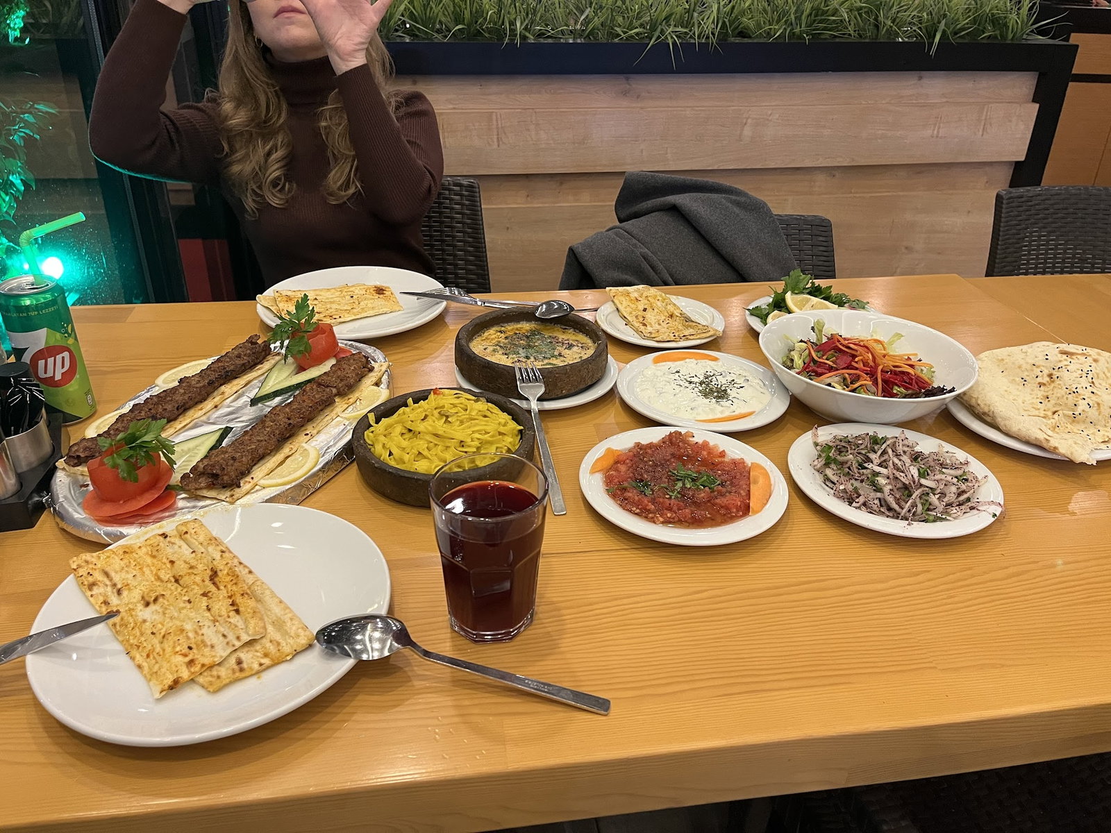Adana Okka Et Kebap & Pirzola & Steak & Tavuk & Fındık Lahmacun & Humus Restoran