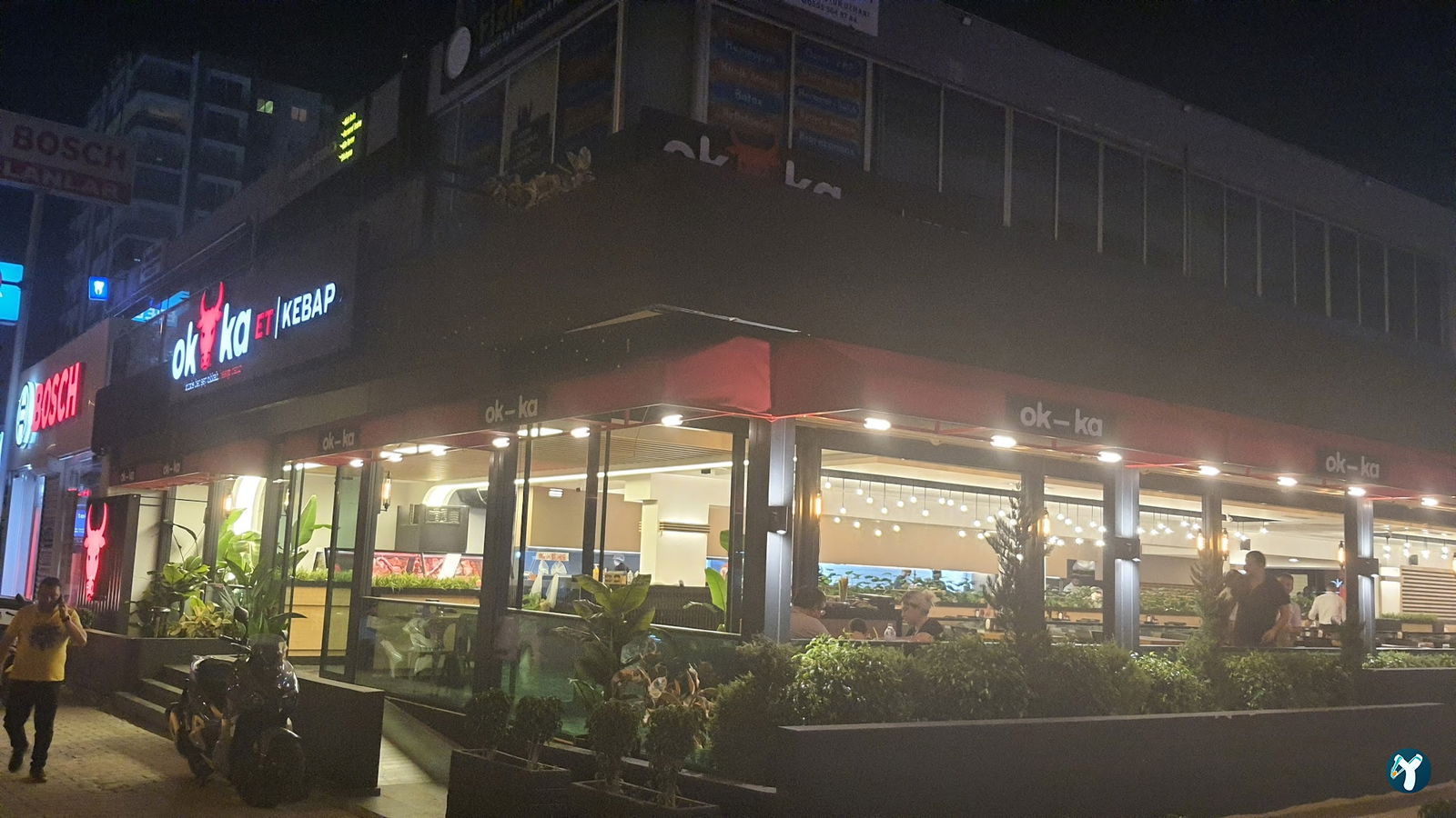 Adana Okka Et Kebap & Pirzola & Steak & Tavuk & Fındık Lahmacun & Humus Restoran