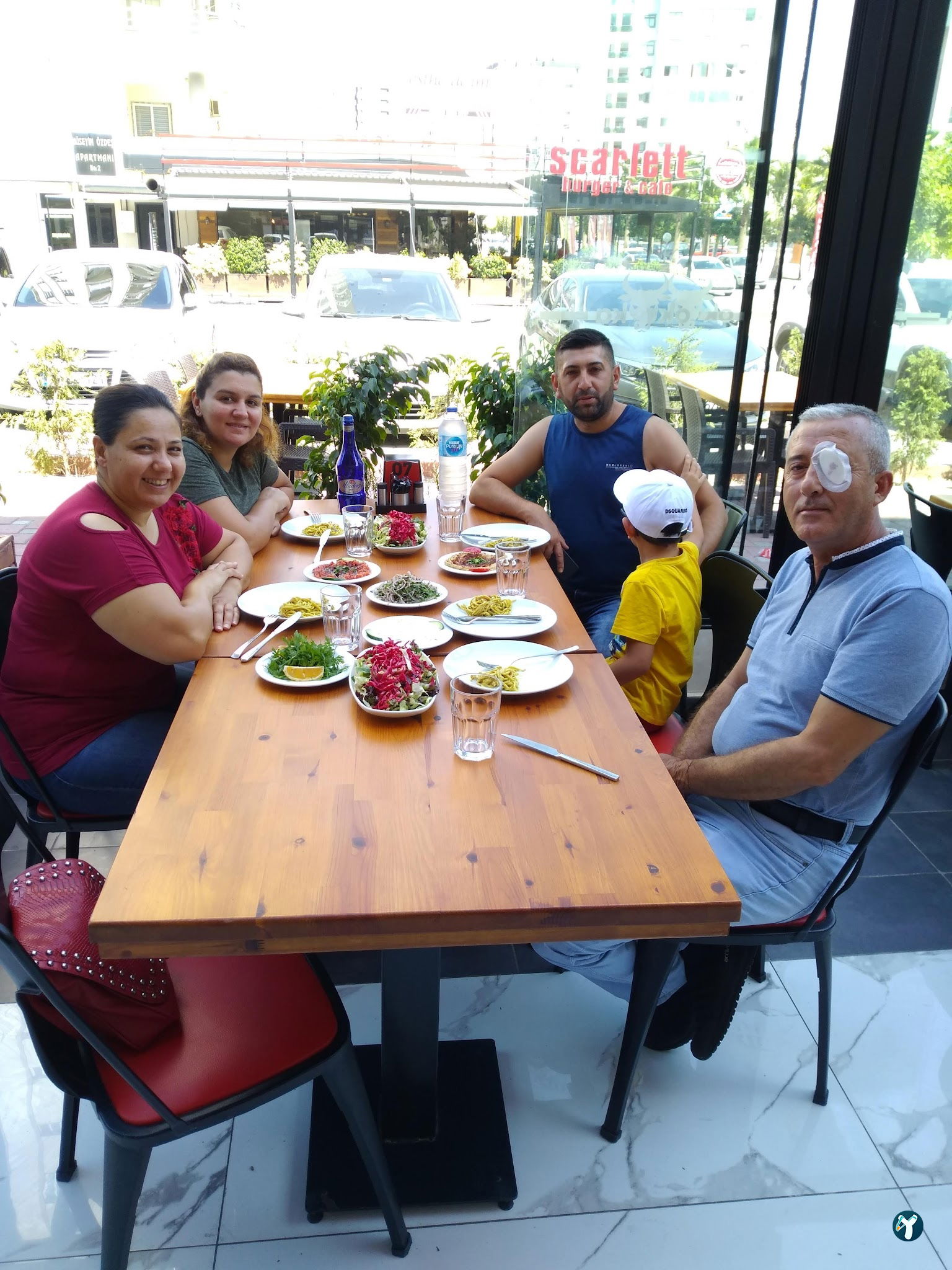 Adana Okka Et Kebap & Pirzola & Steak & Tavuk & Fındık Lahmacun & Humus Restoran